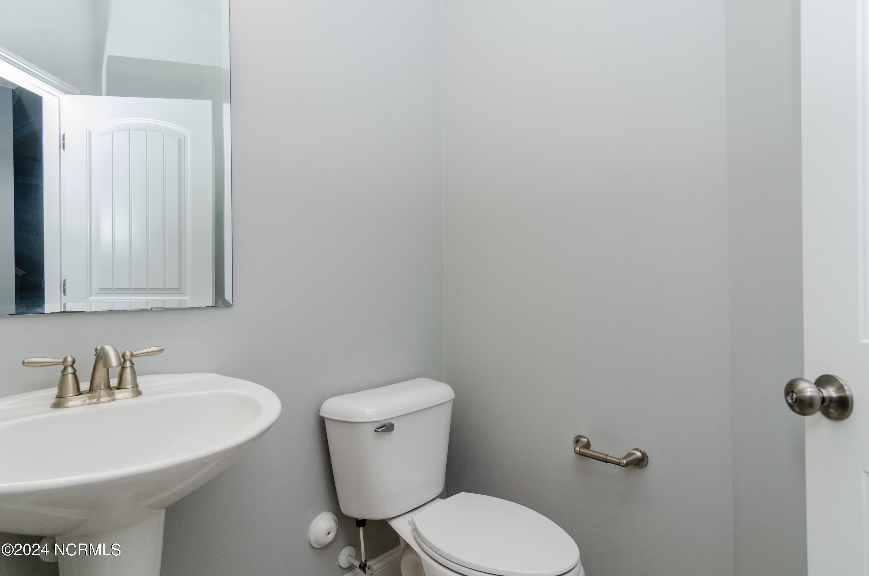 100547679 | Photo 15