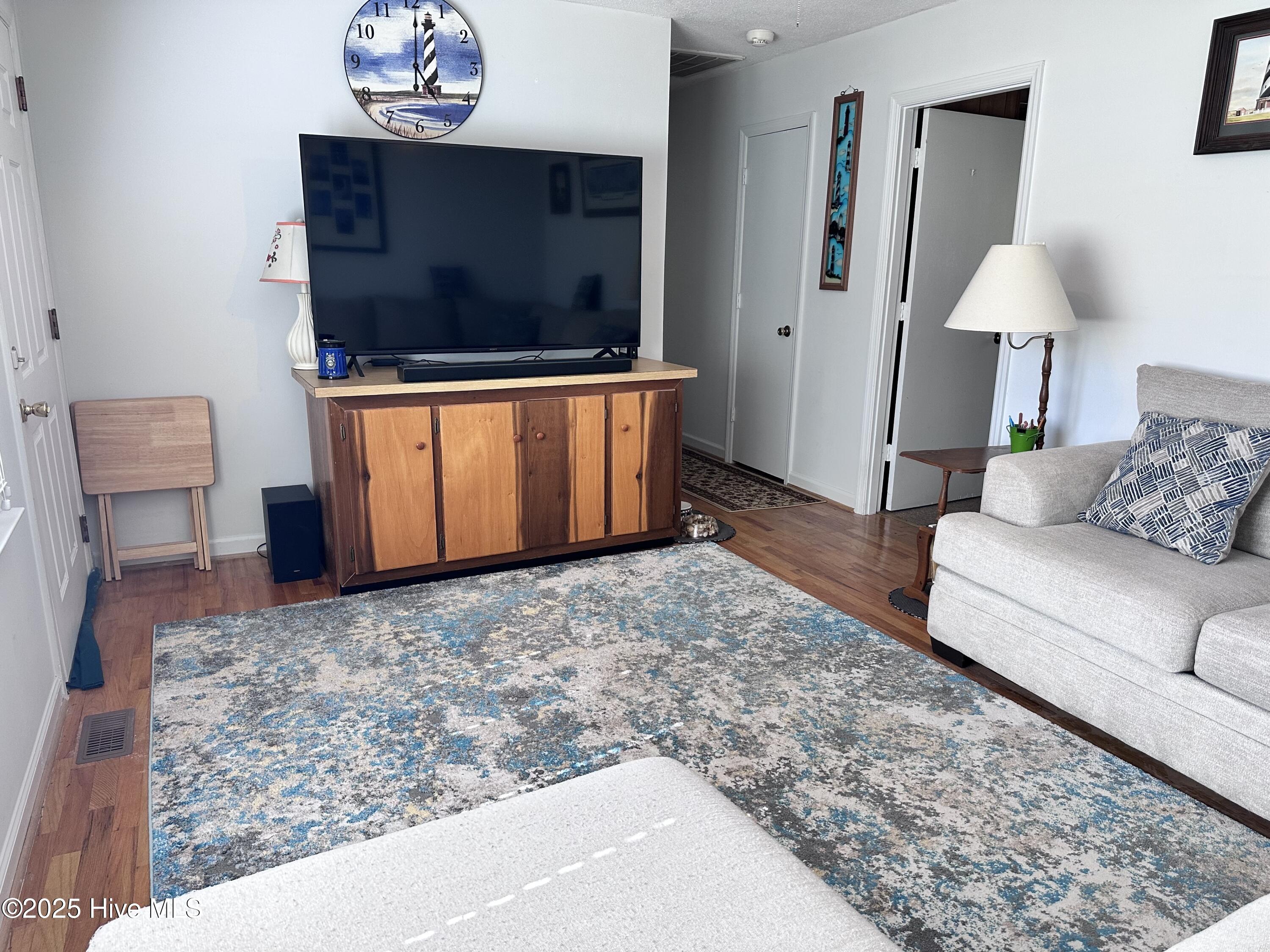 100544377 | Photo 19