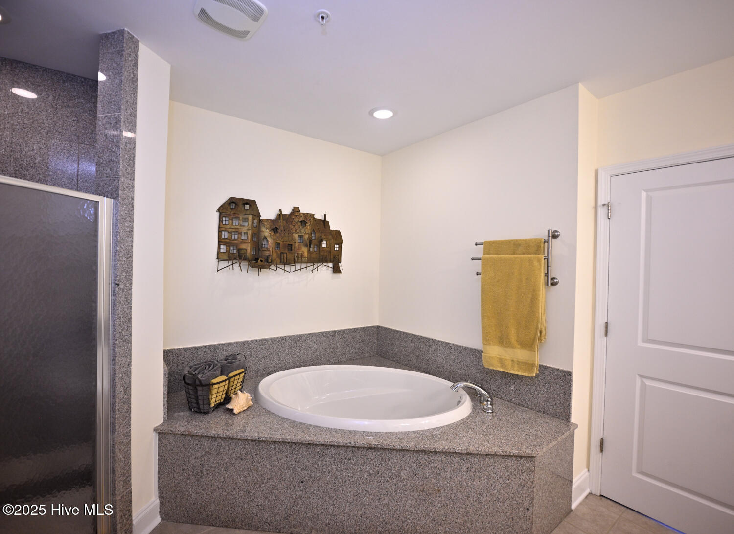 100503609 | Photo 16