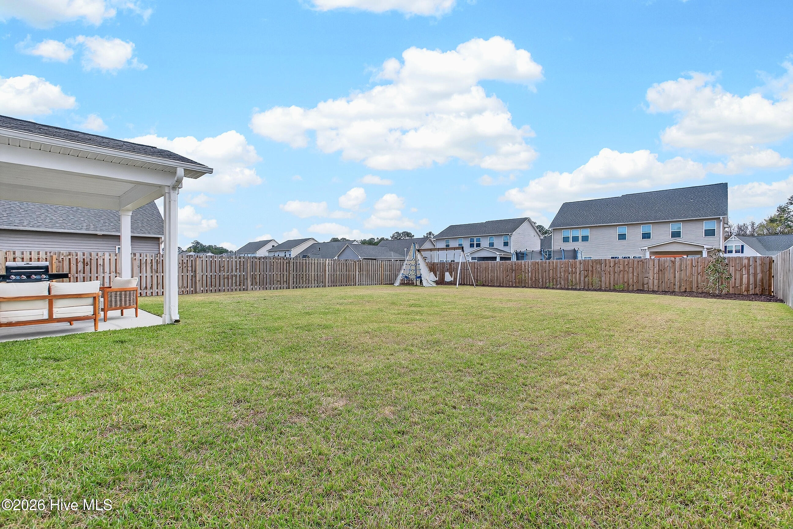 100563348 | Photo 42