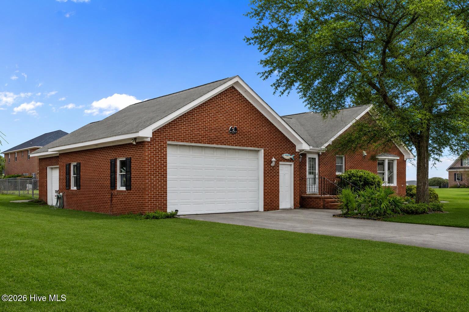 1601 River Bluff 