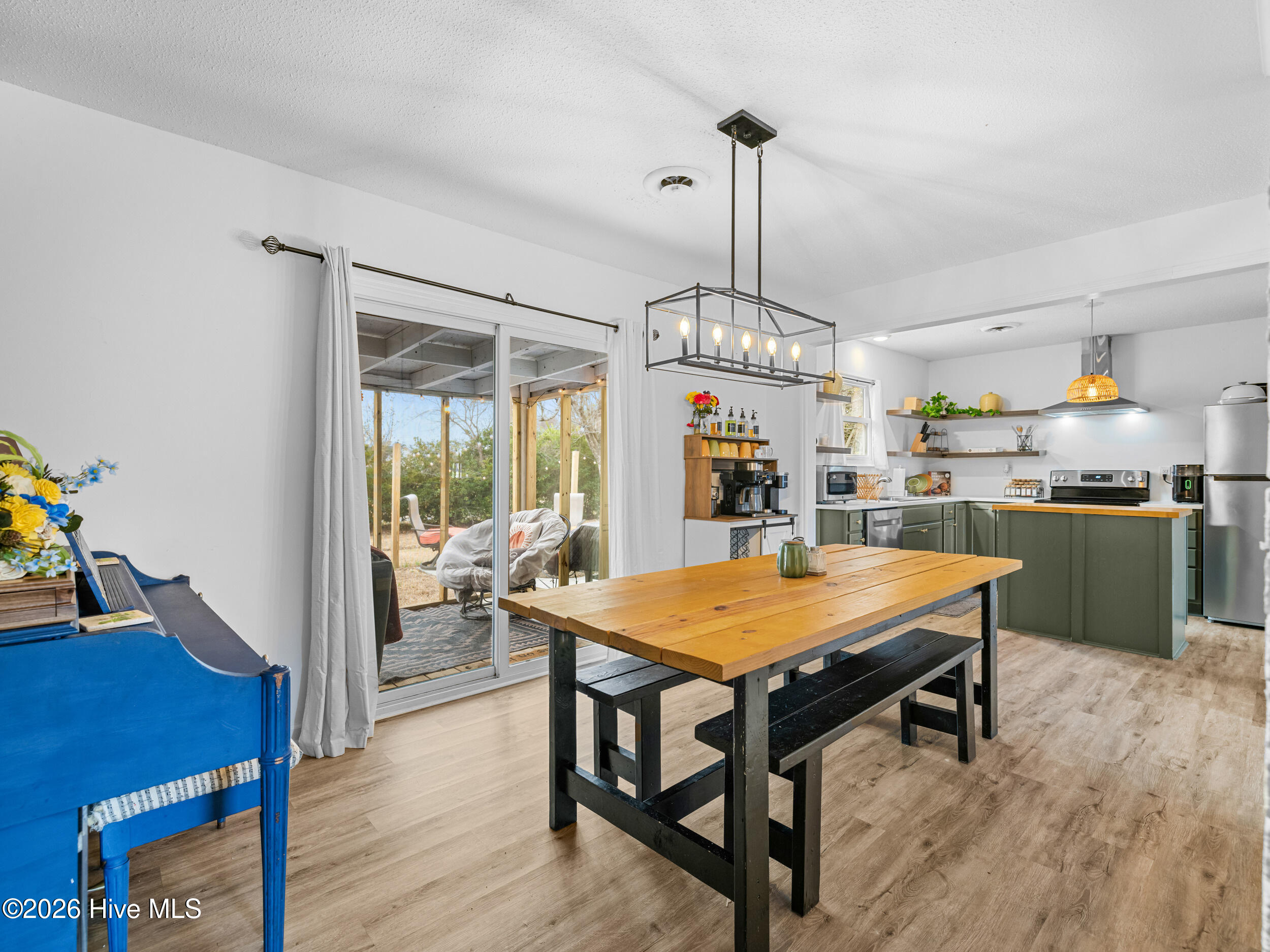 100556726 | Photo 27