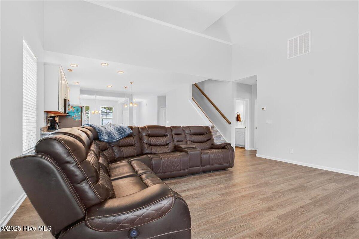 100566307 | Photo 13