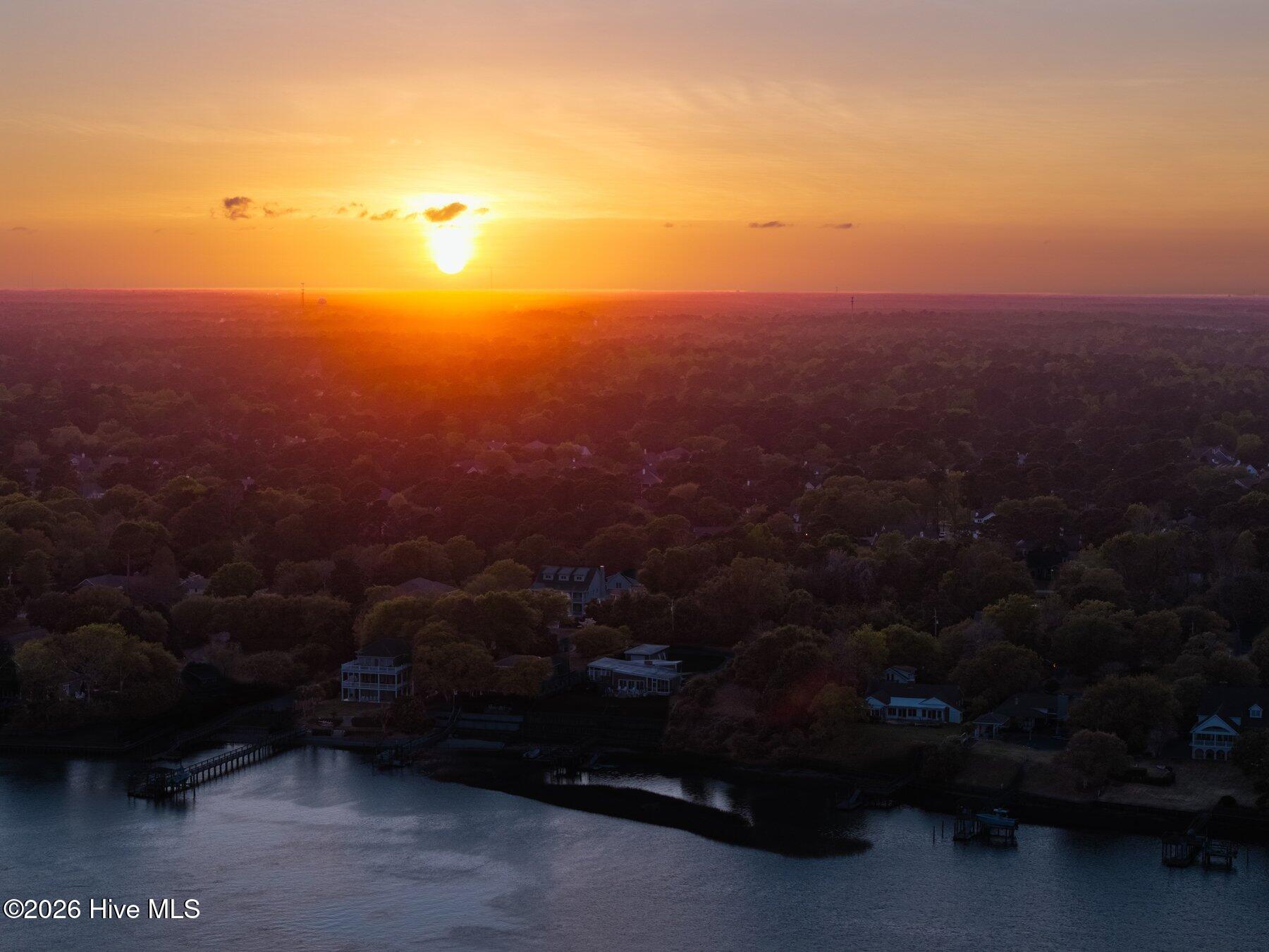 100564910 | Photo 16