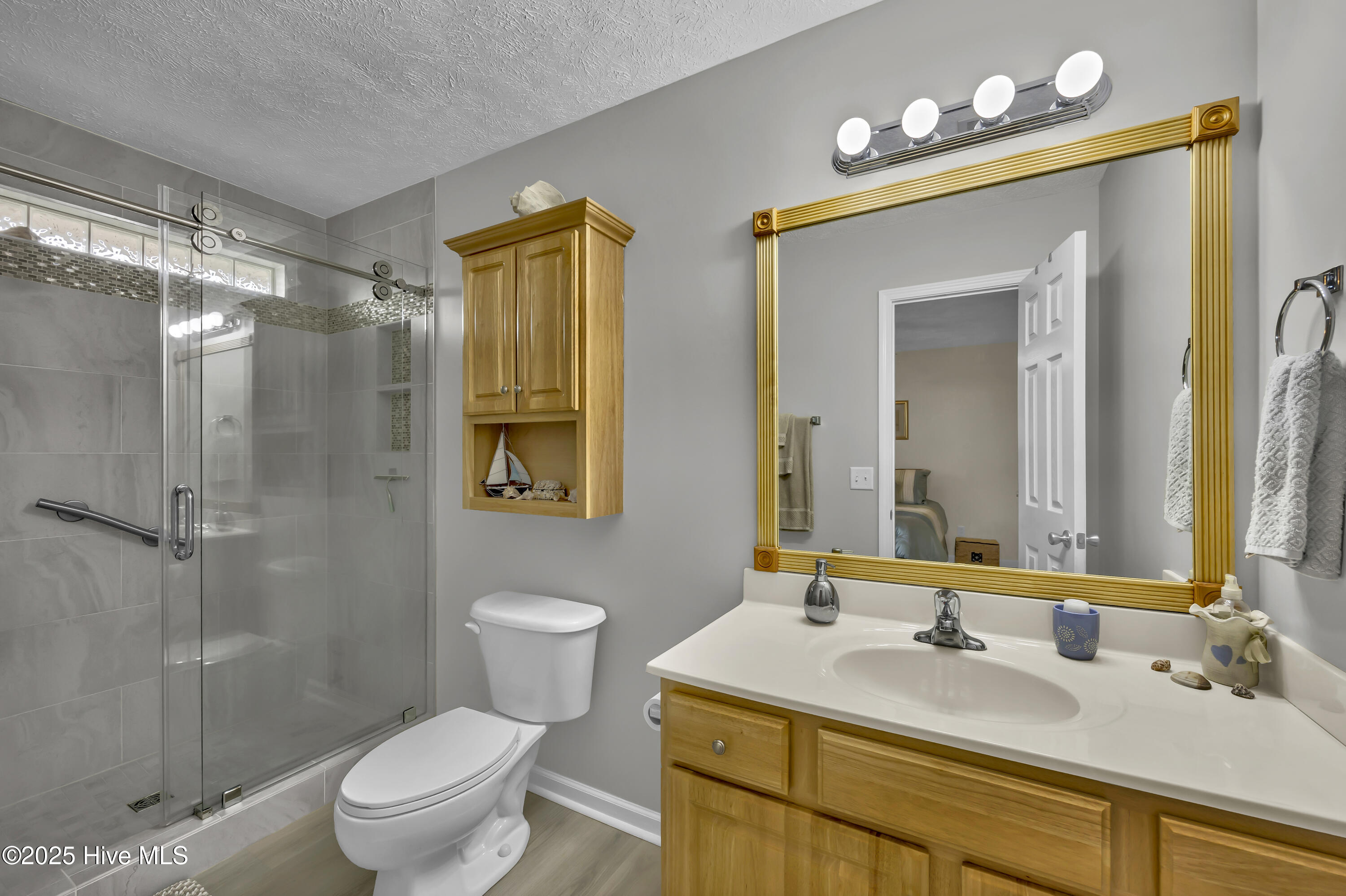 100535524 | Photo 16