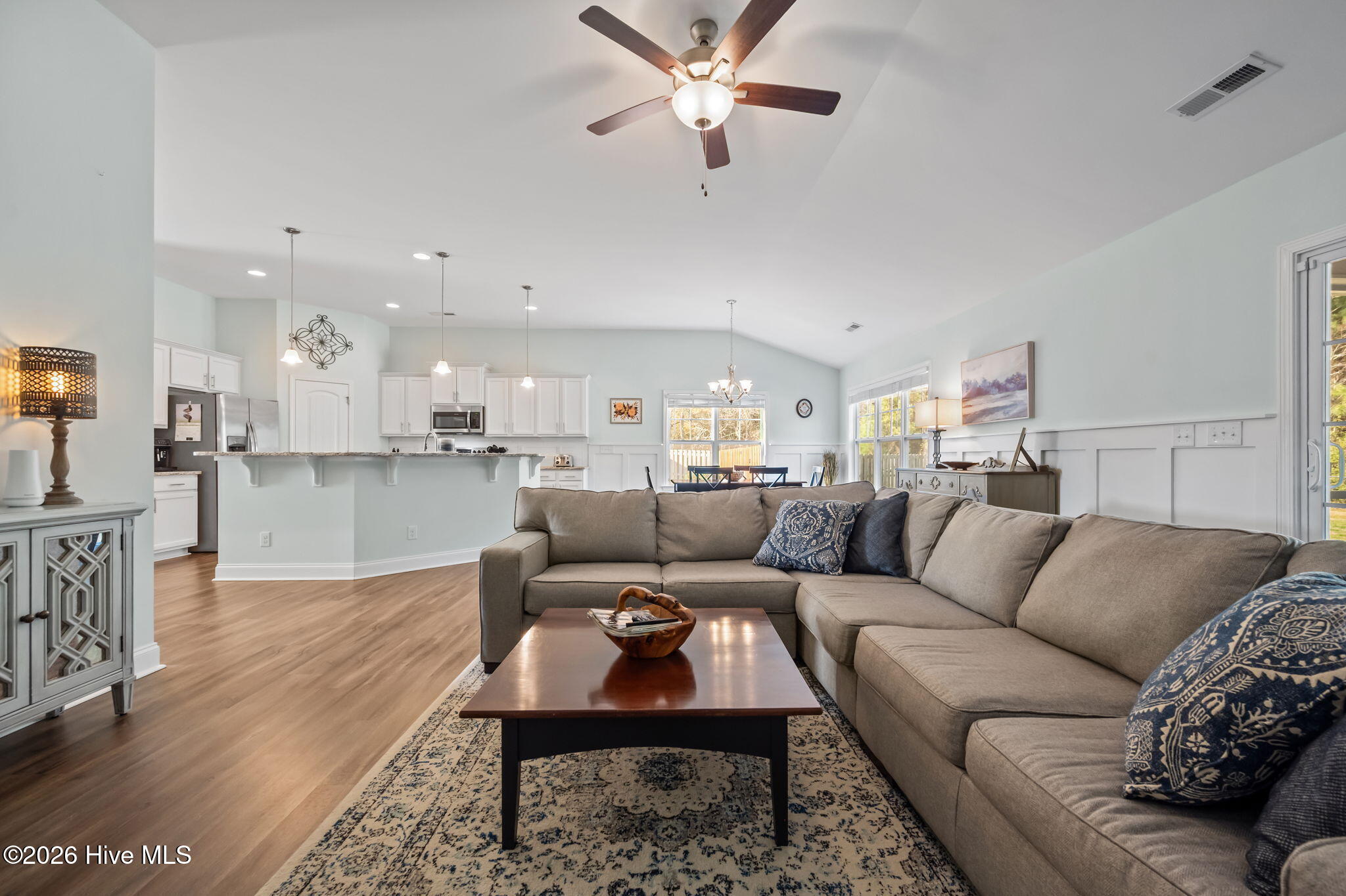 100564027 | Photo 20