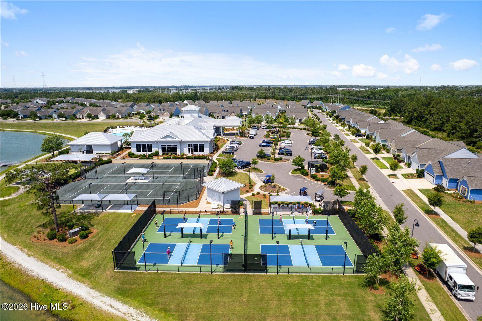 100564841 | Photo 33