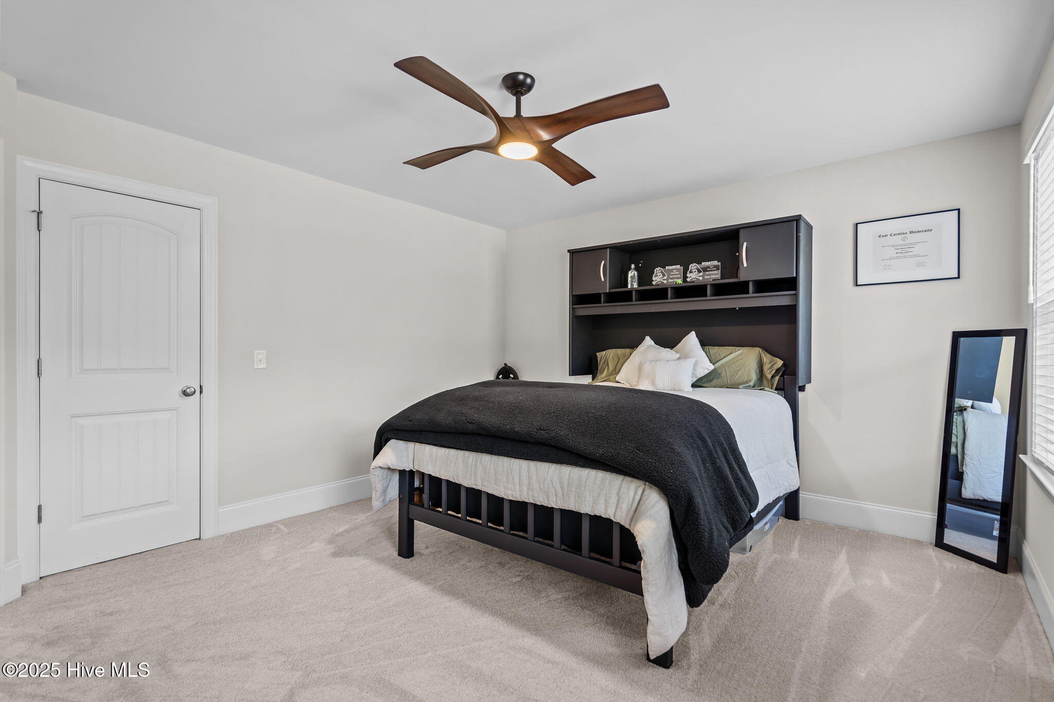 100543629 | Photo 33