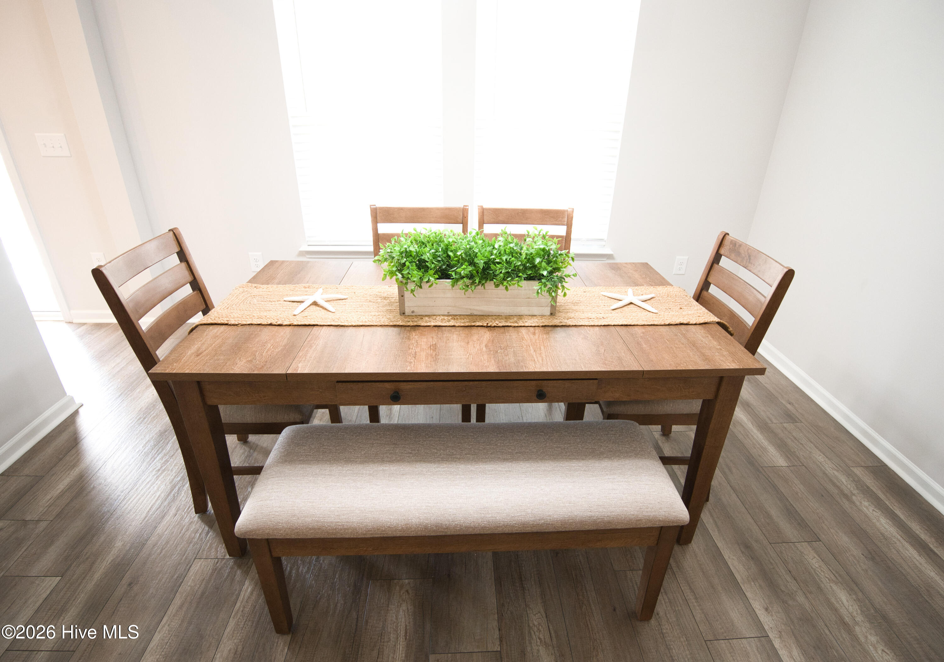 100559386 | Photo 25