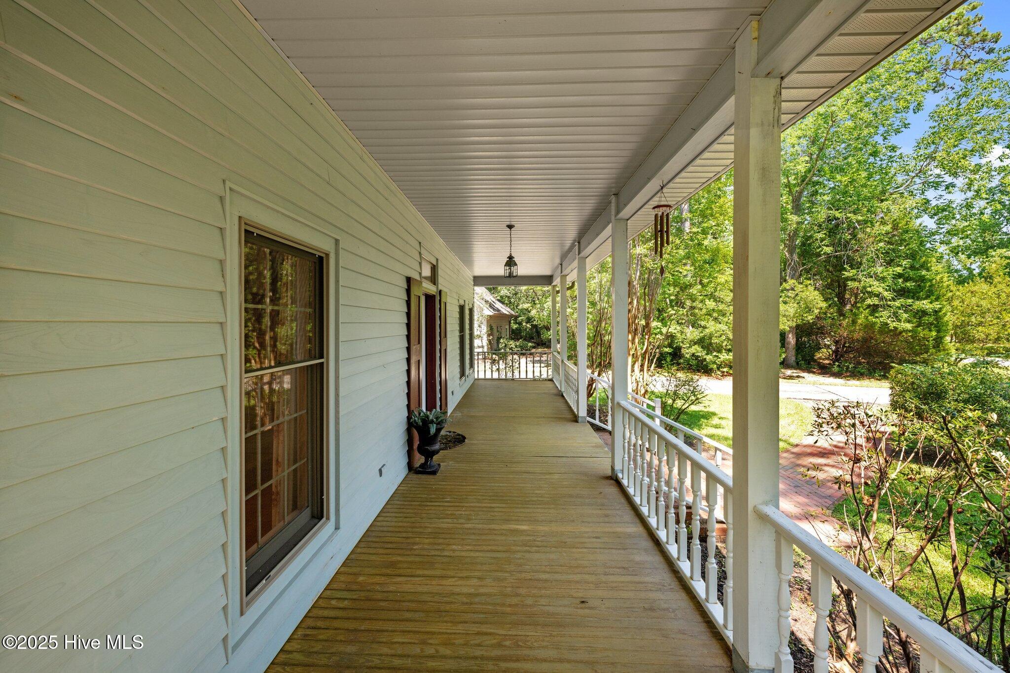 Beautiful Covered Porch!