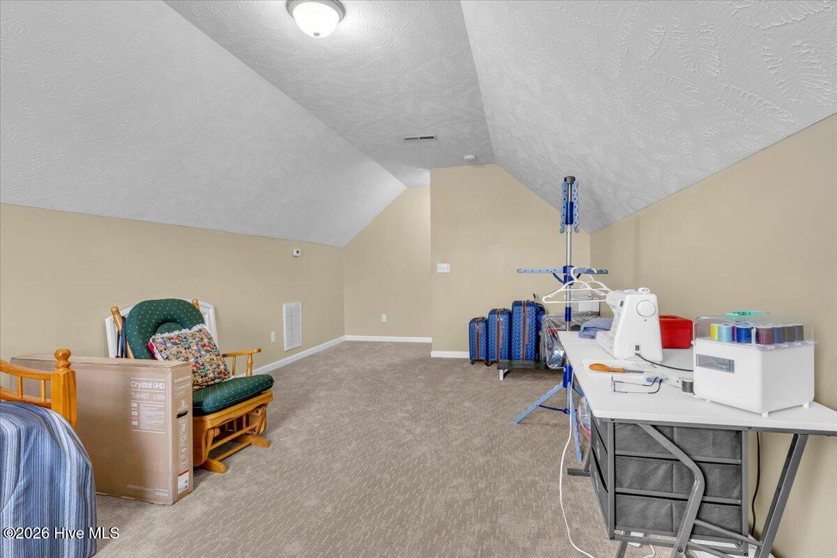 100570228 | Photo 31