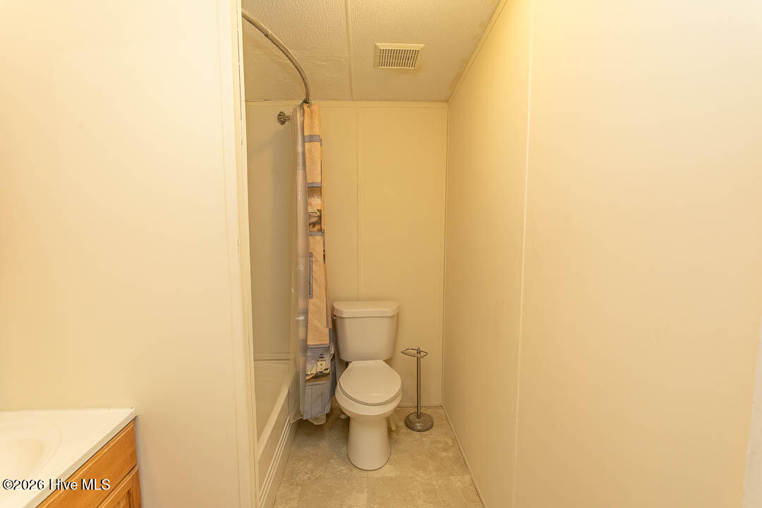 100549919 | Photo 32