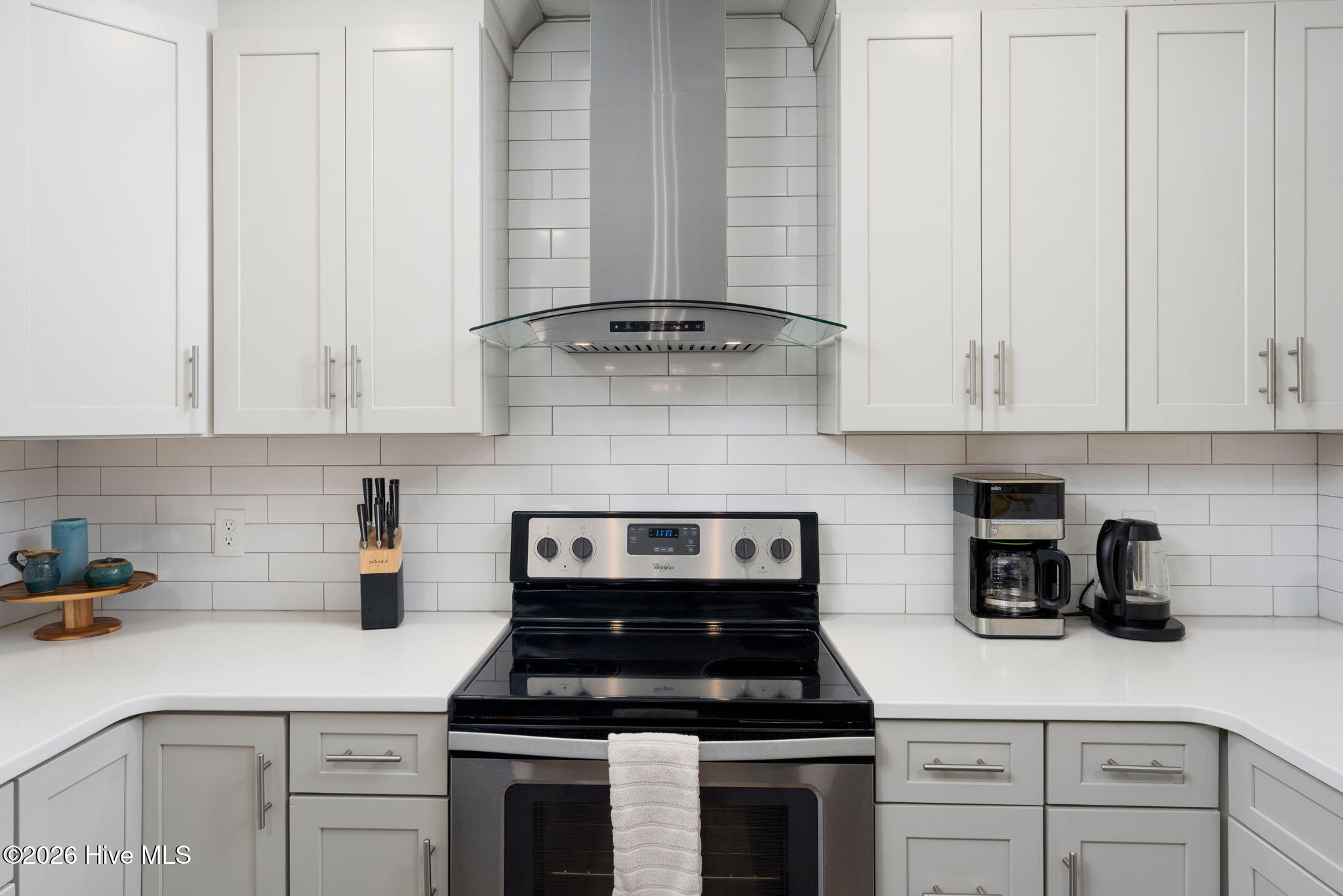 100566182 | Photo 15