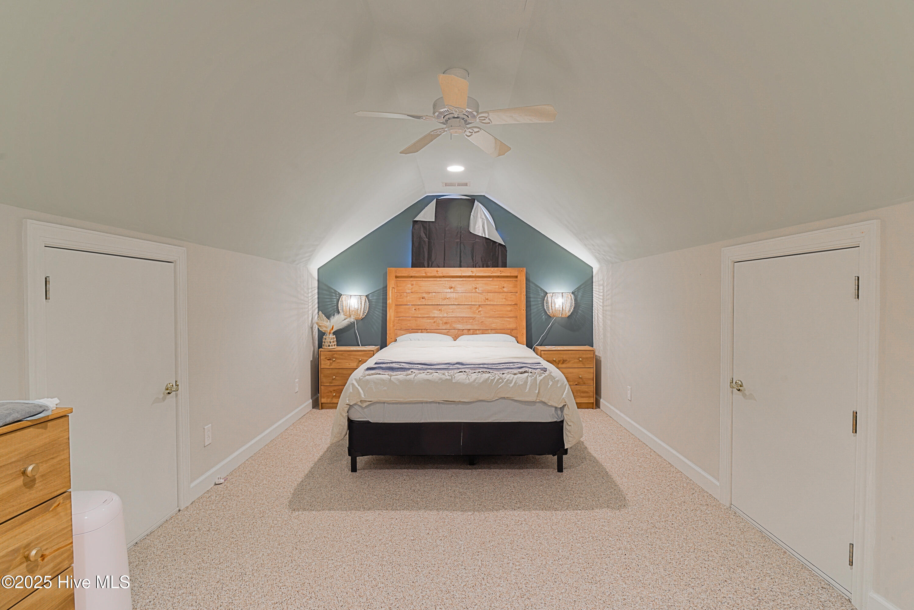 100530052 | Photo 26