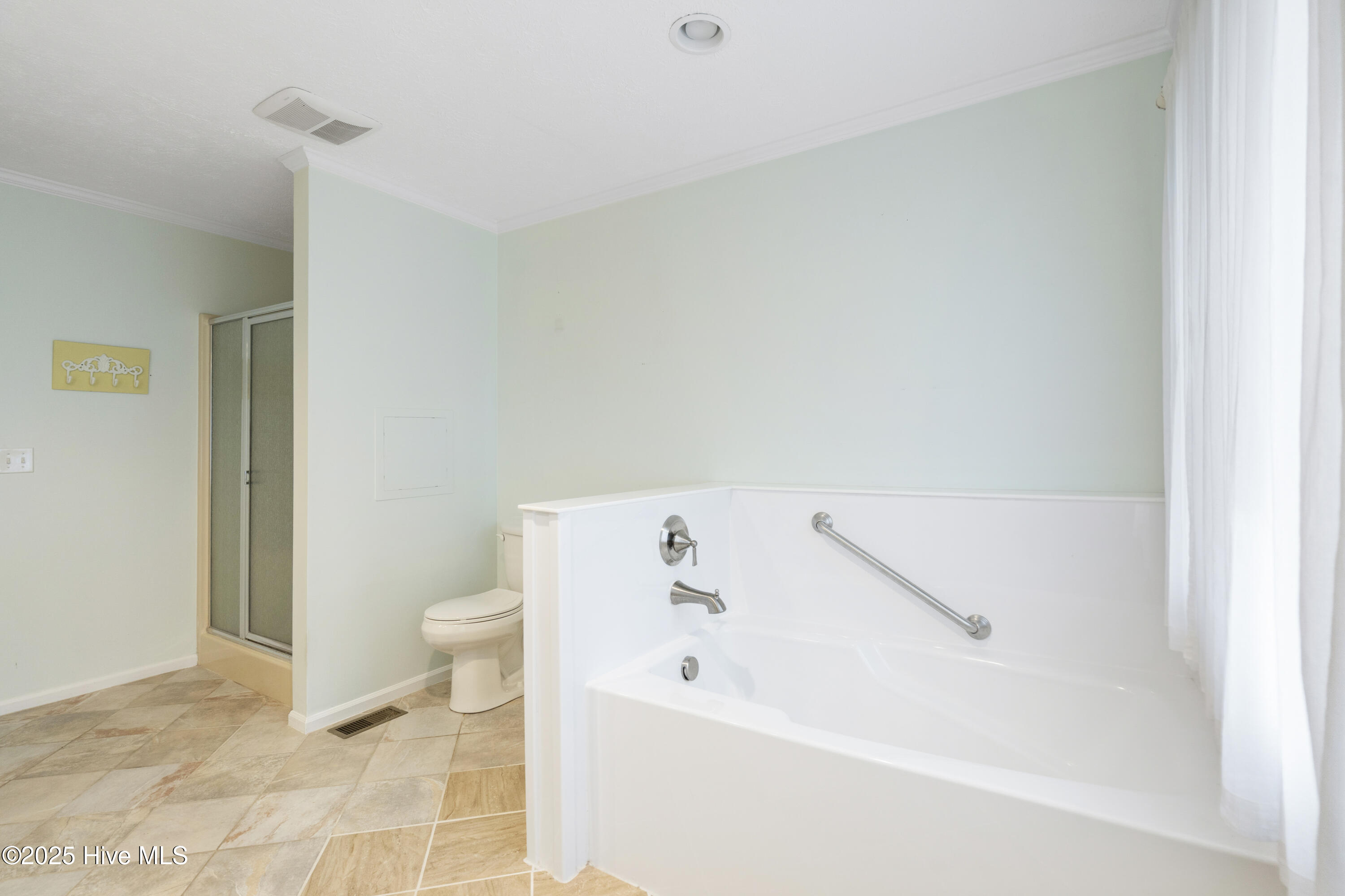 100540990 | Photo 35