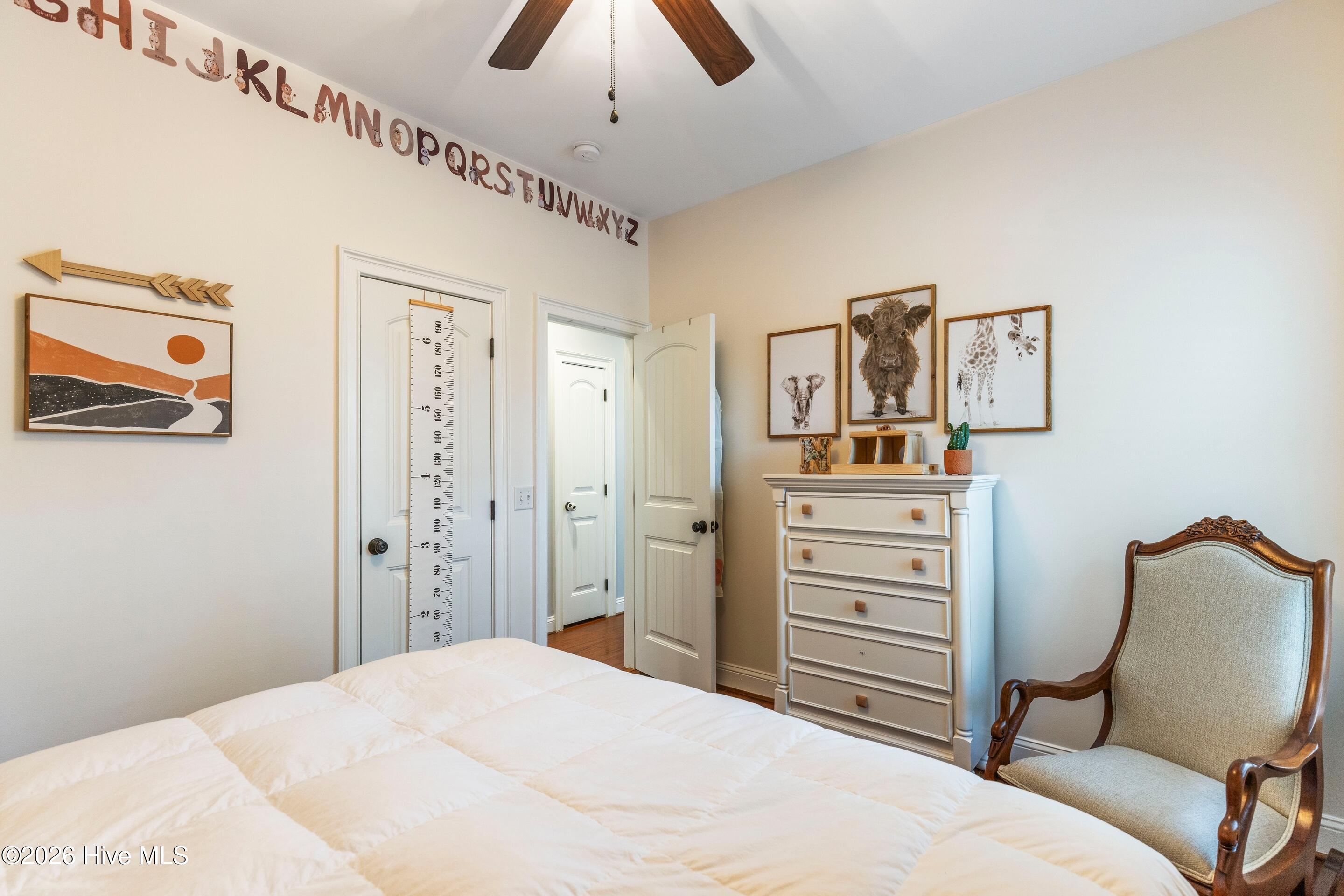 100548789 | Photo 46