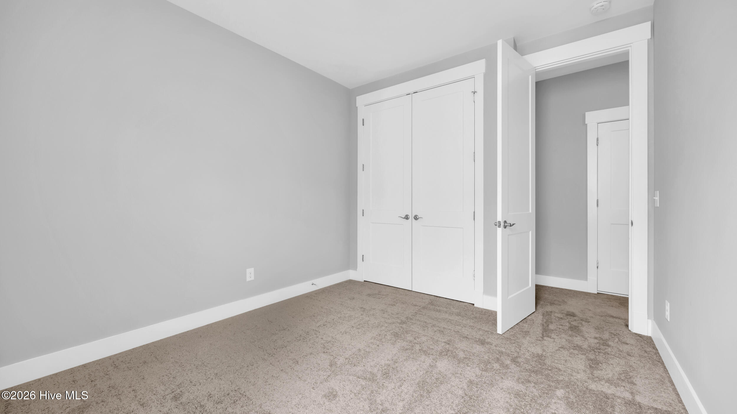 100549844 | Photo 34