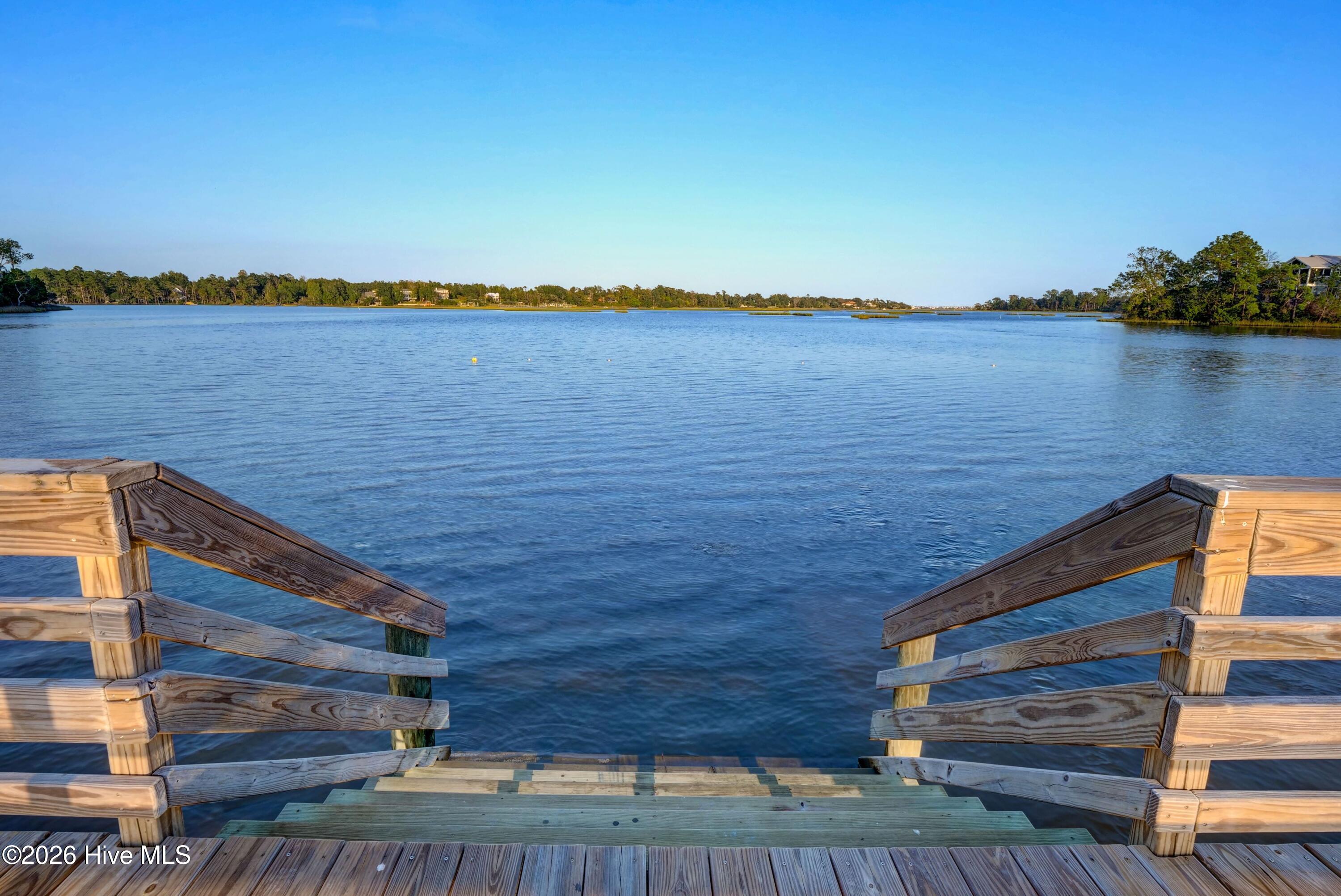 100551987 | Photo 66