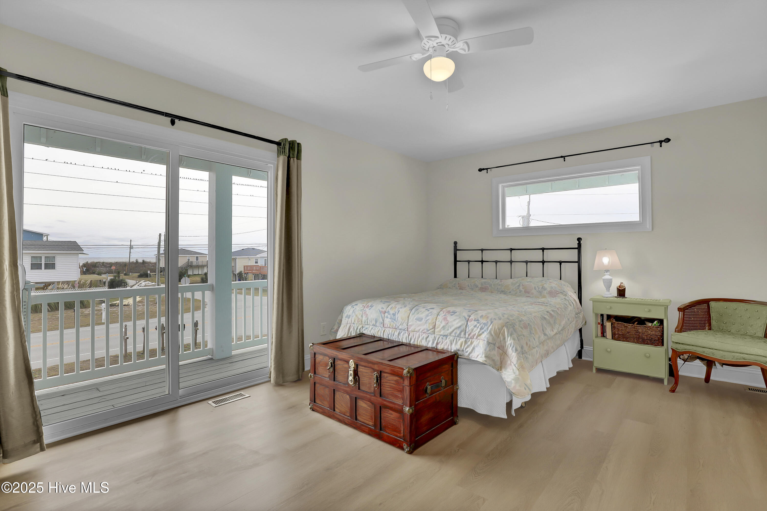 100544399 | Photo 11