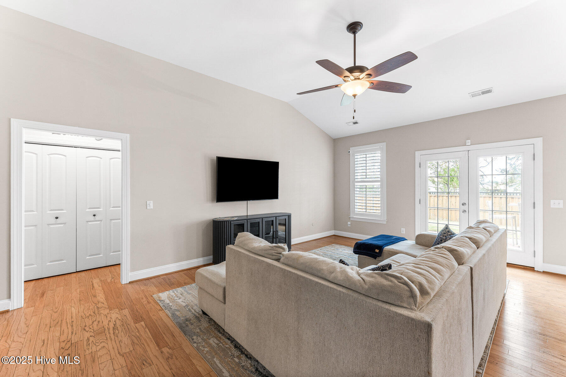 249 Palm Grove Drive, Wilmington, NC 28411 – photo 5: 005_249_palm_grove_drive-05_940