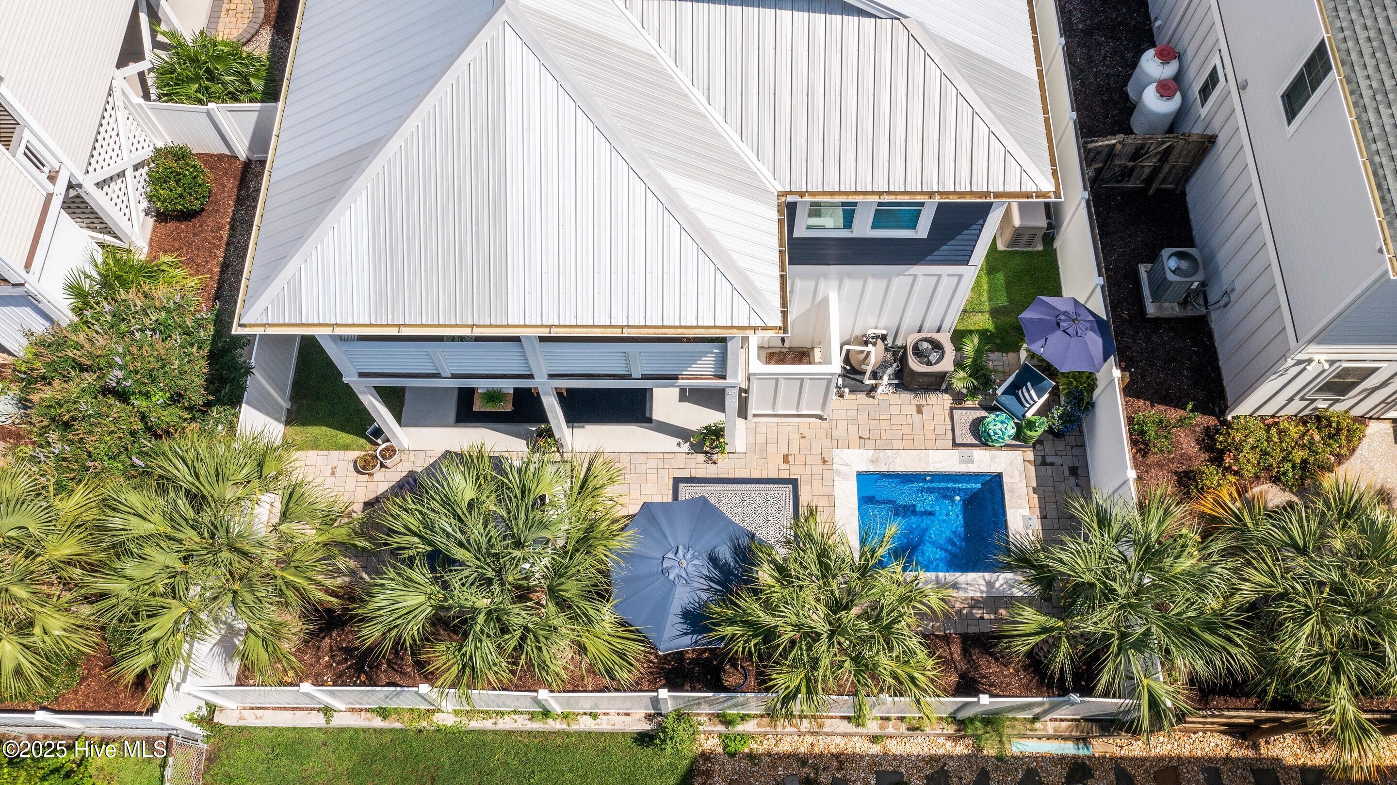 100532410 | Photo 96