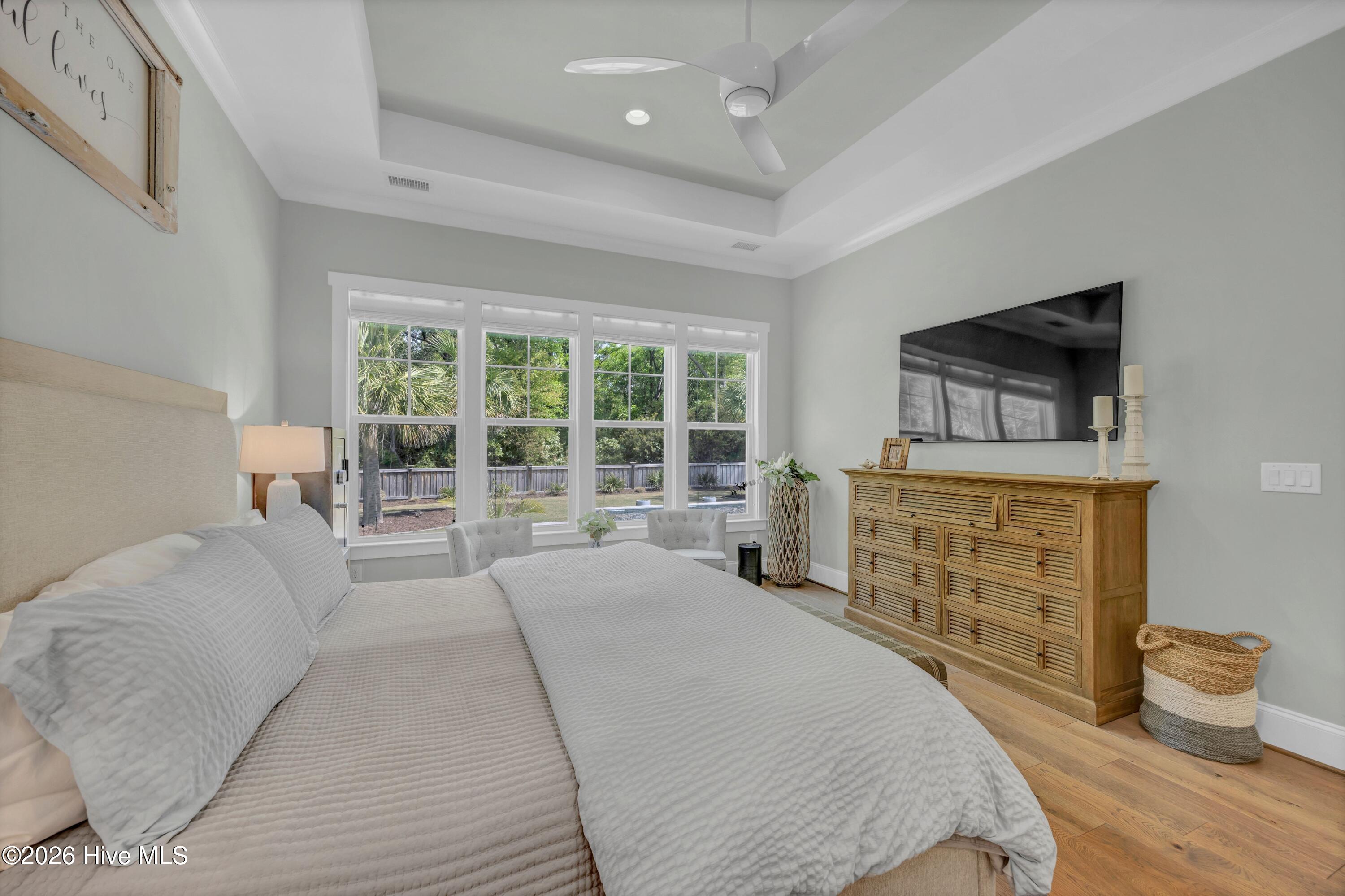 100566048 | Photo 44