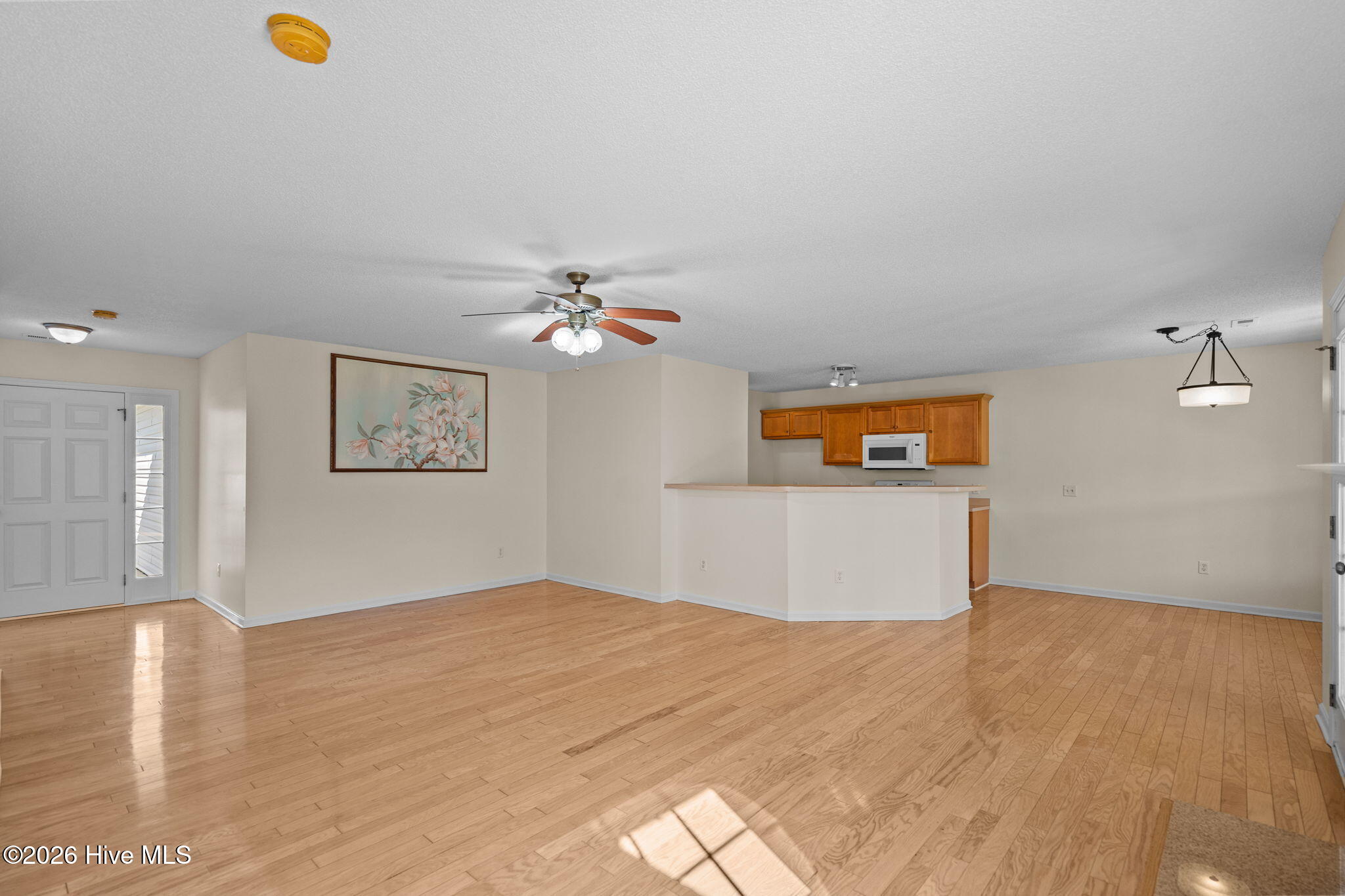 100560946 | Photo 27