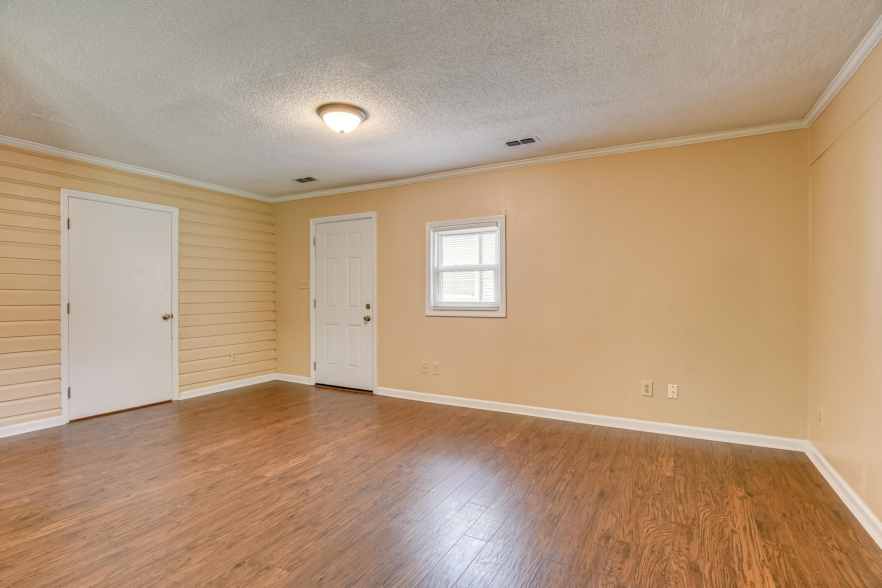 Dining & family room