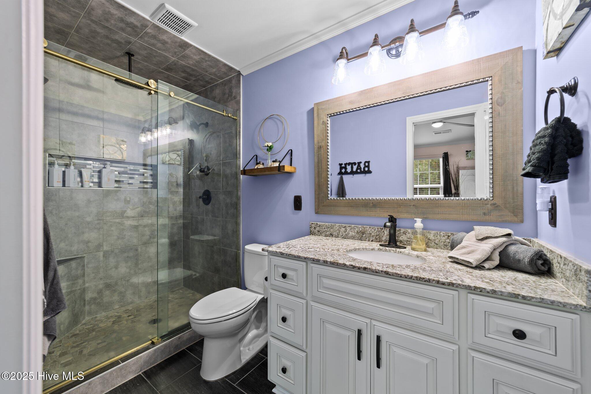 100544297 | Photo 18