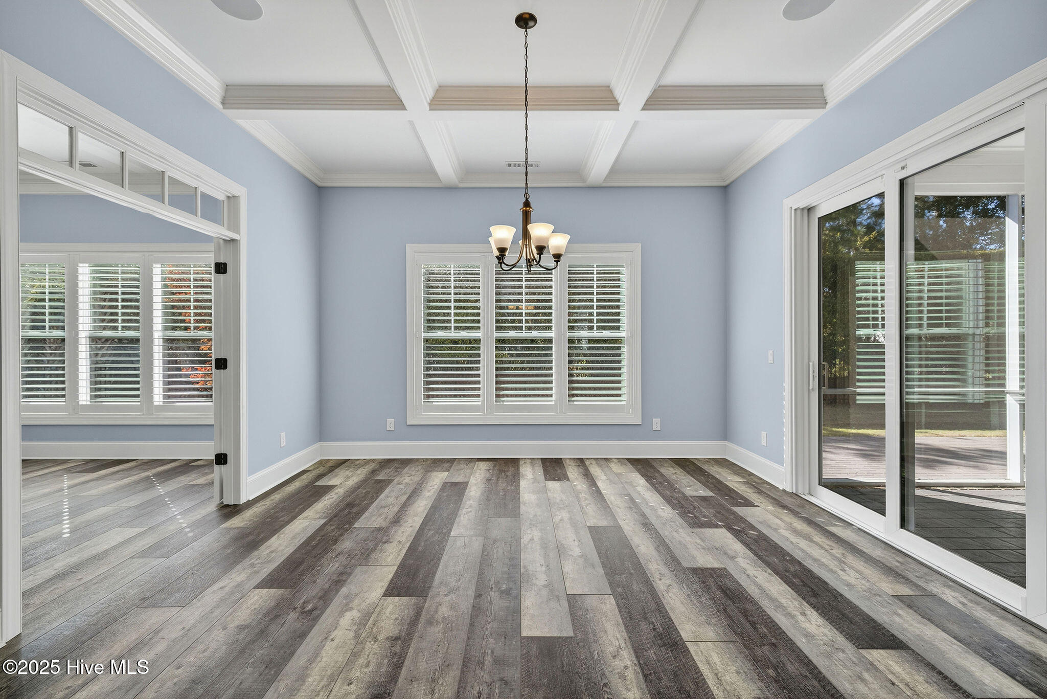 100512498 | Photo 11