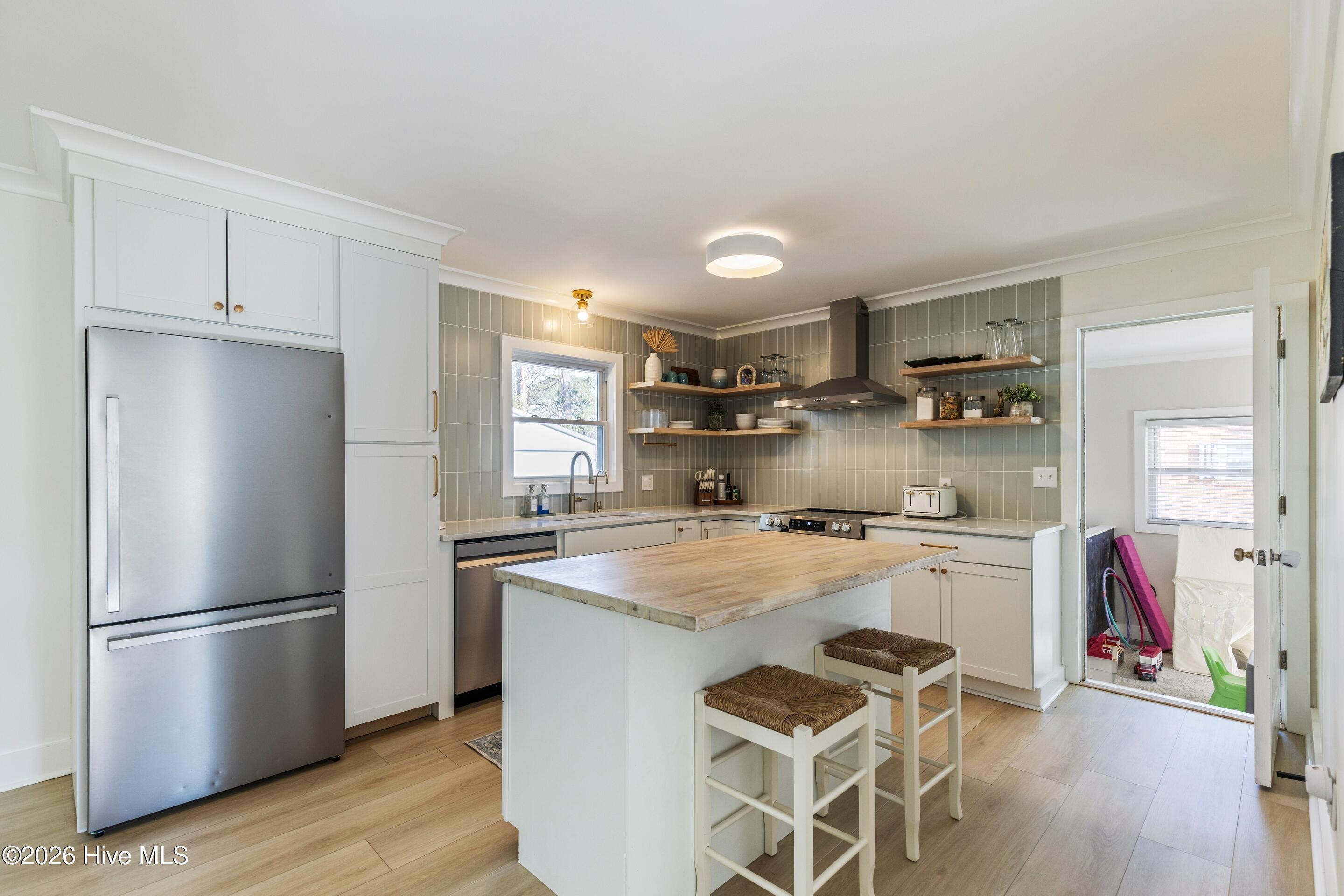 100547942 | Photo 21