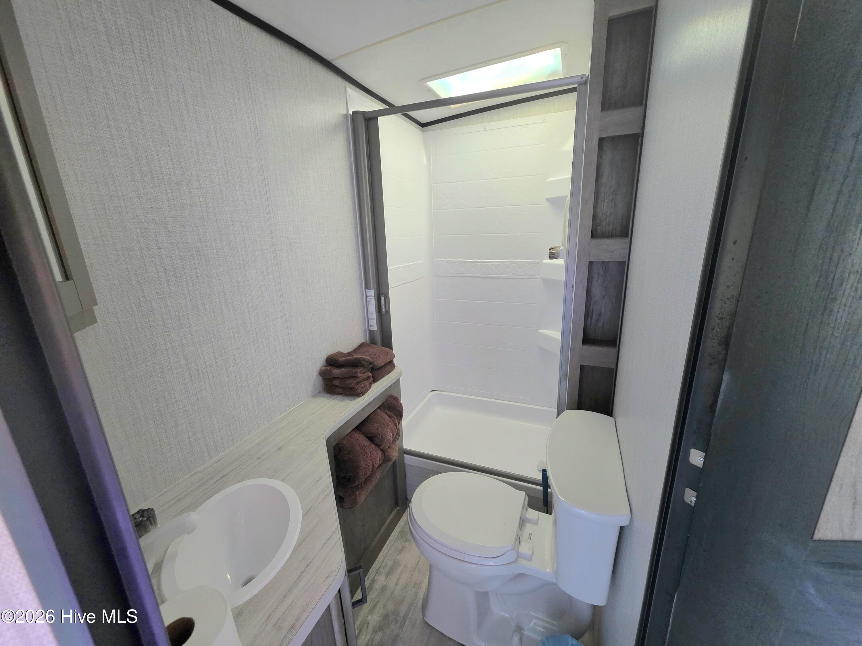 100557305 | Photo 13