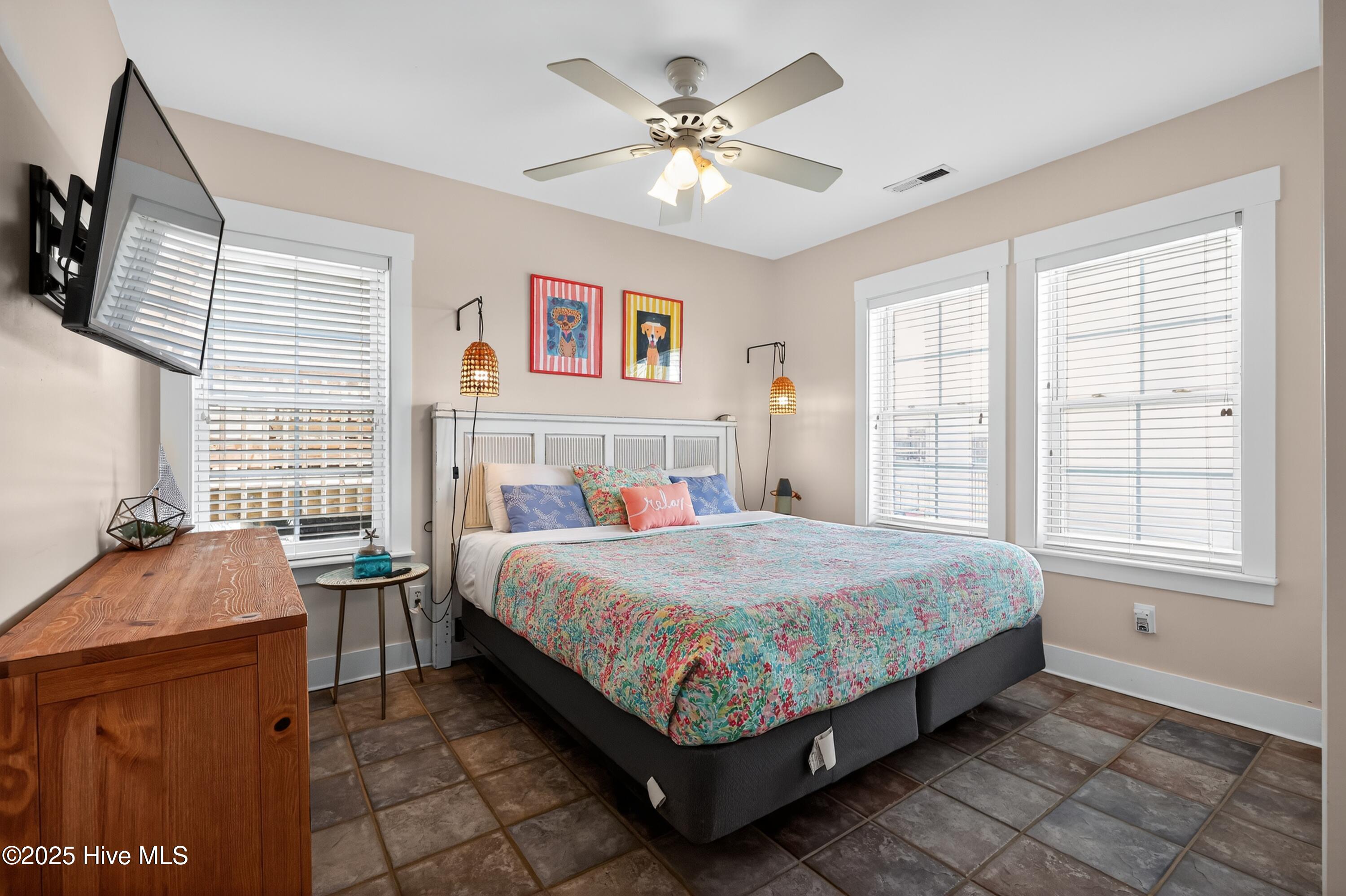 100525482 | Photo 42