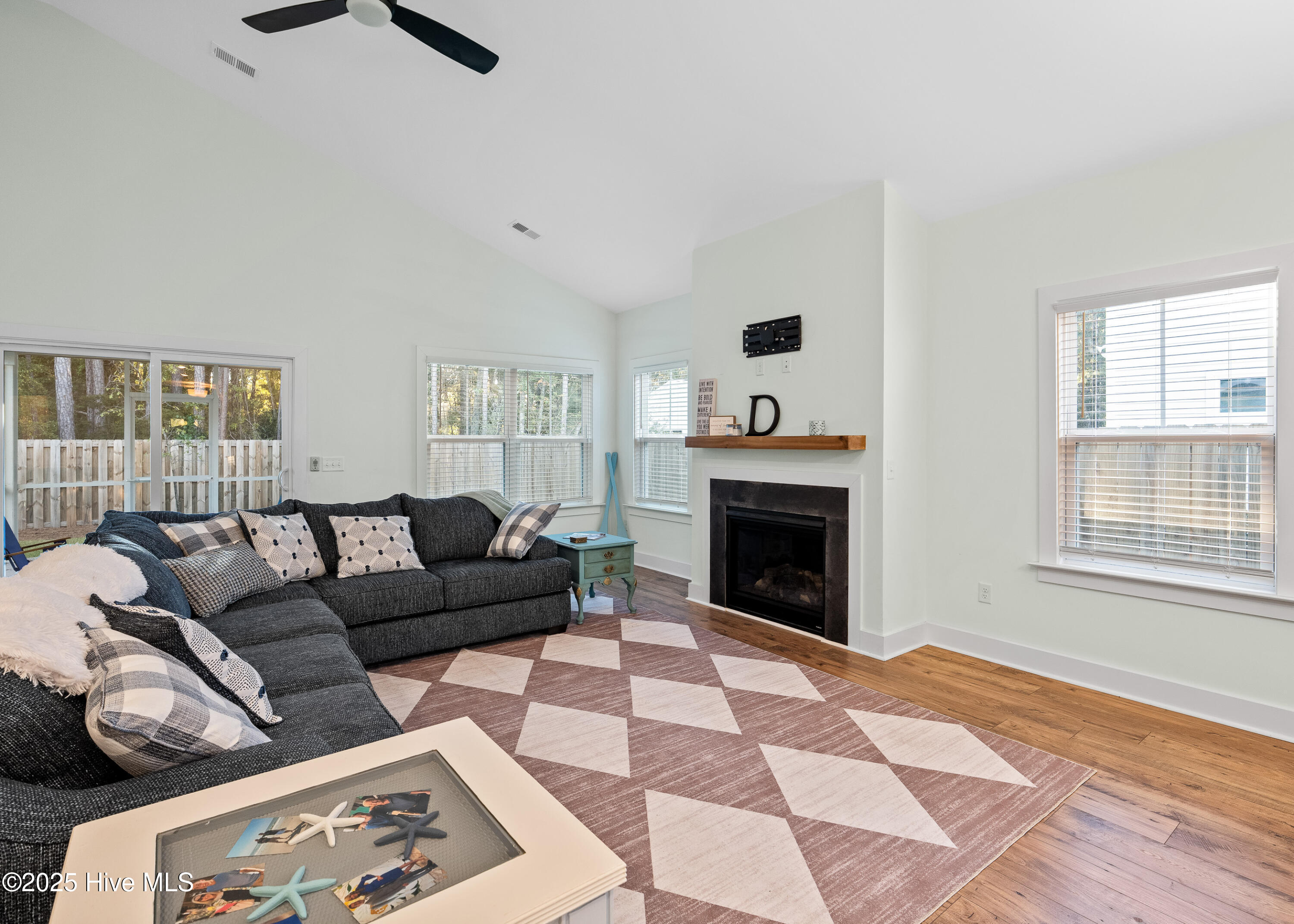 100539814 | Photo 15