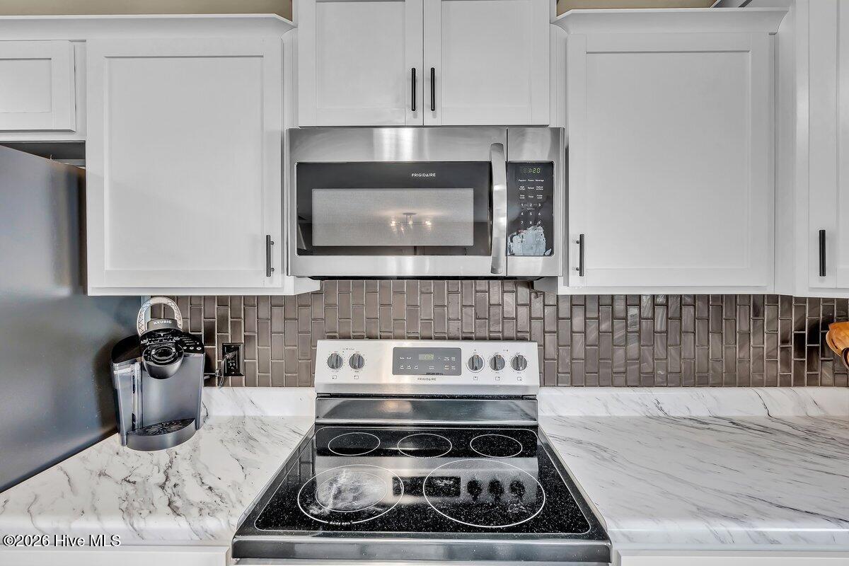 100558993 | Photo 23