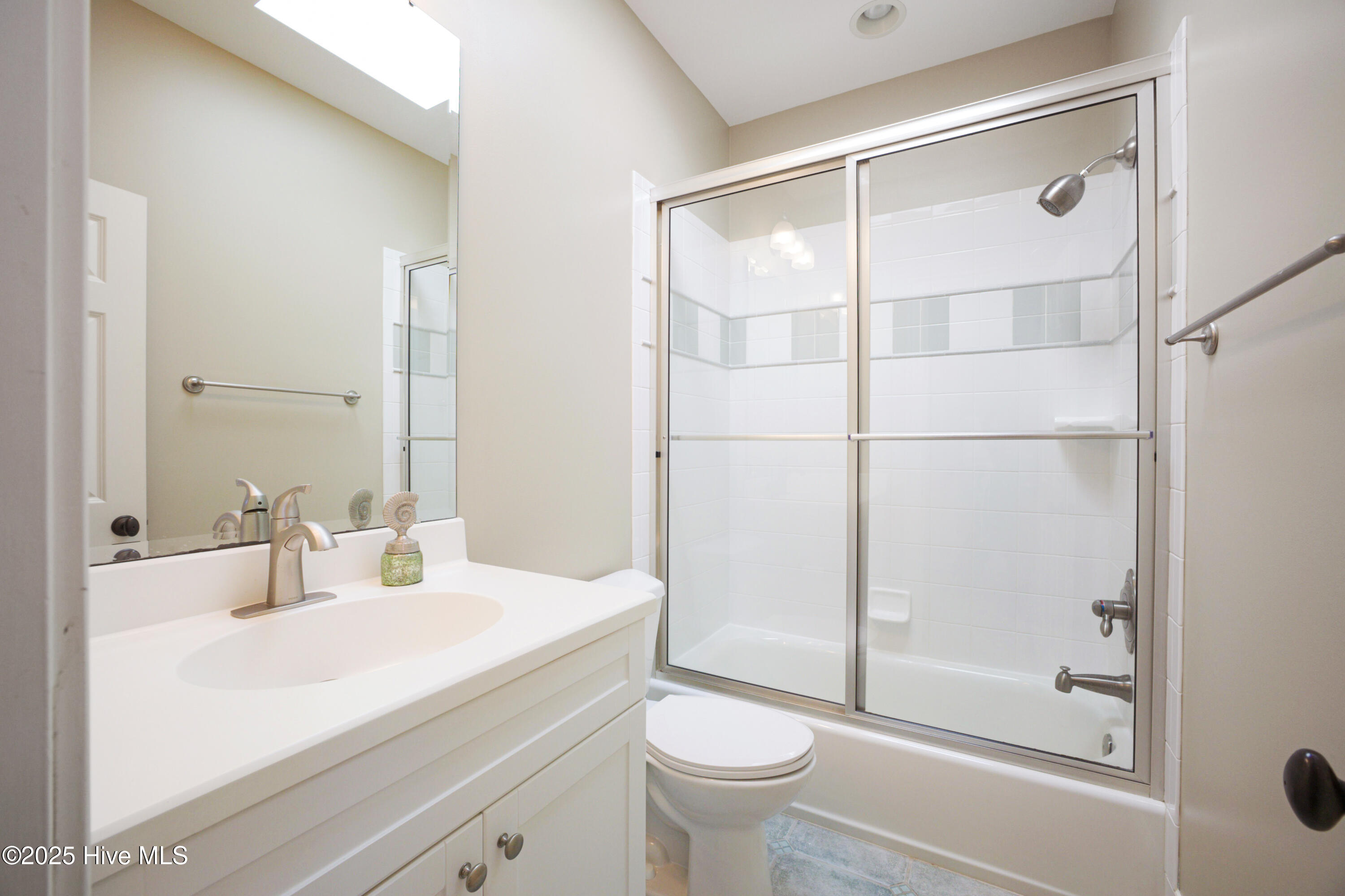 100541360 | Photo 40