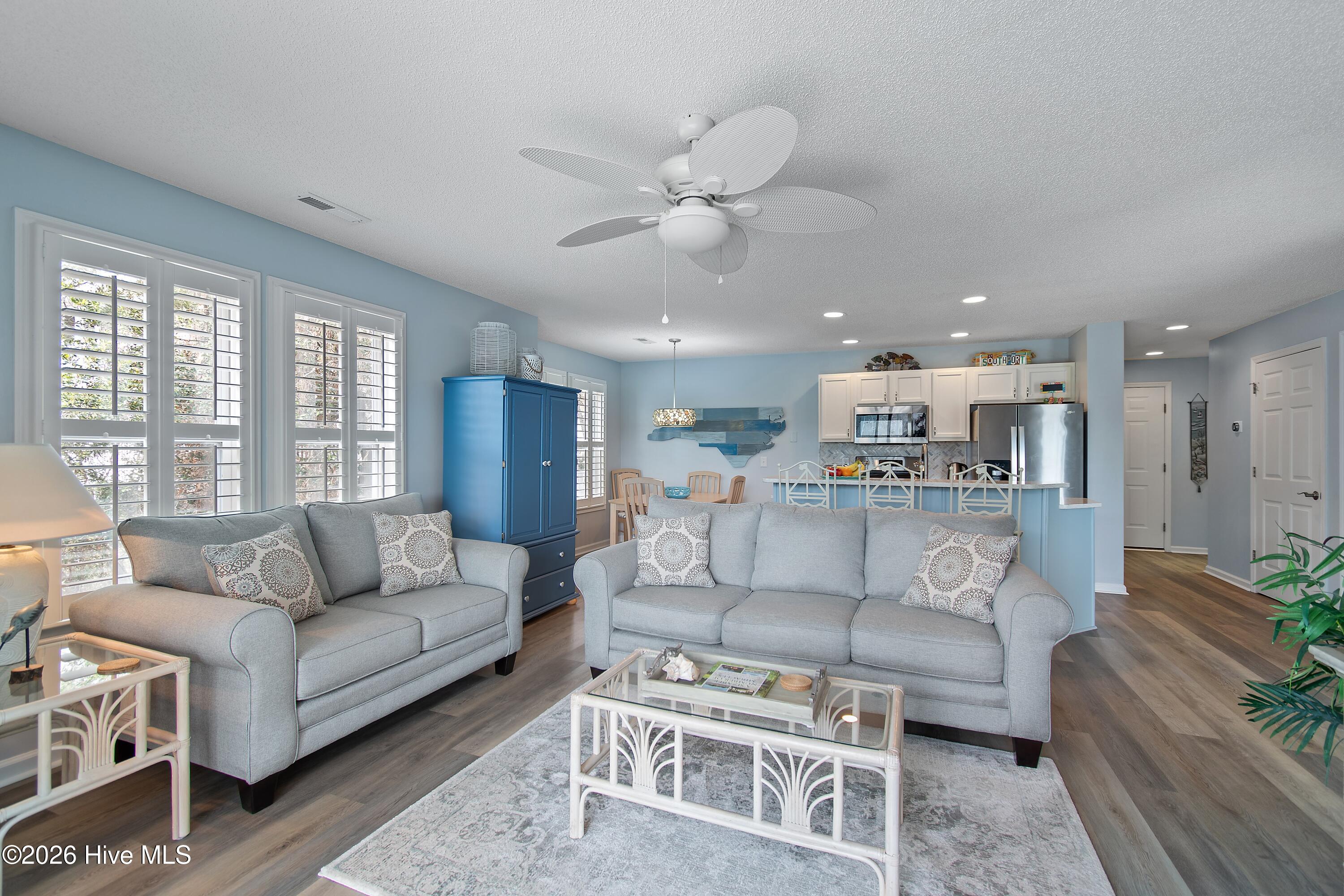 100558329 | Photo 18