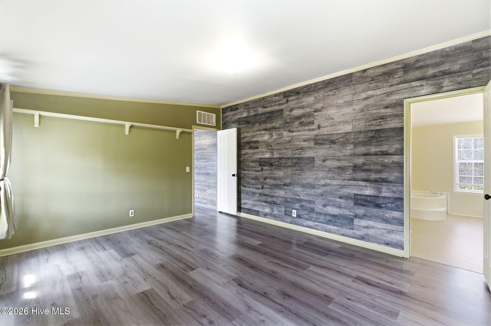 100561551 | Photo 26