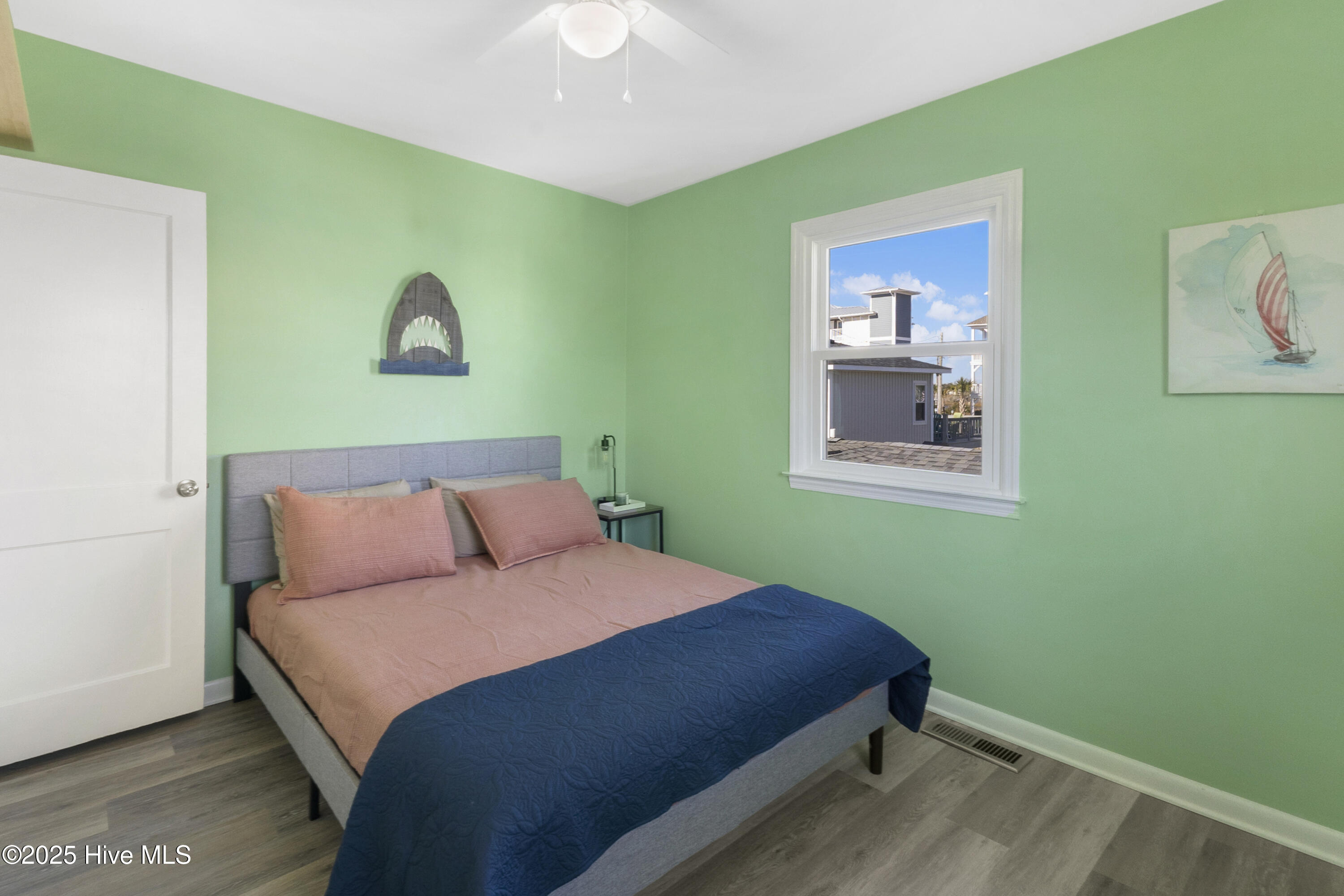 100541212 | Photo 22