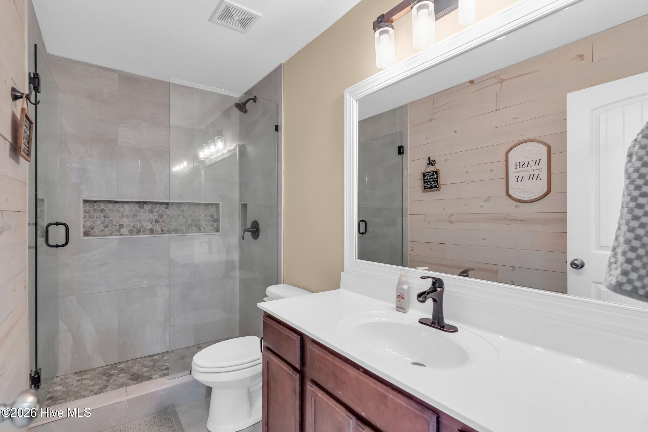 100556499 | Photo 25