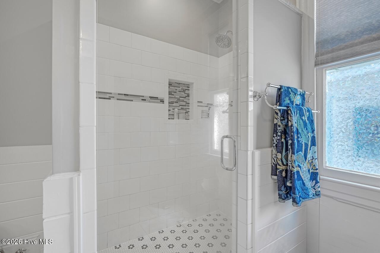 100560028 | Photo 35