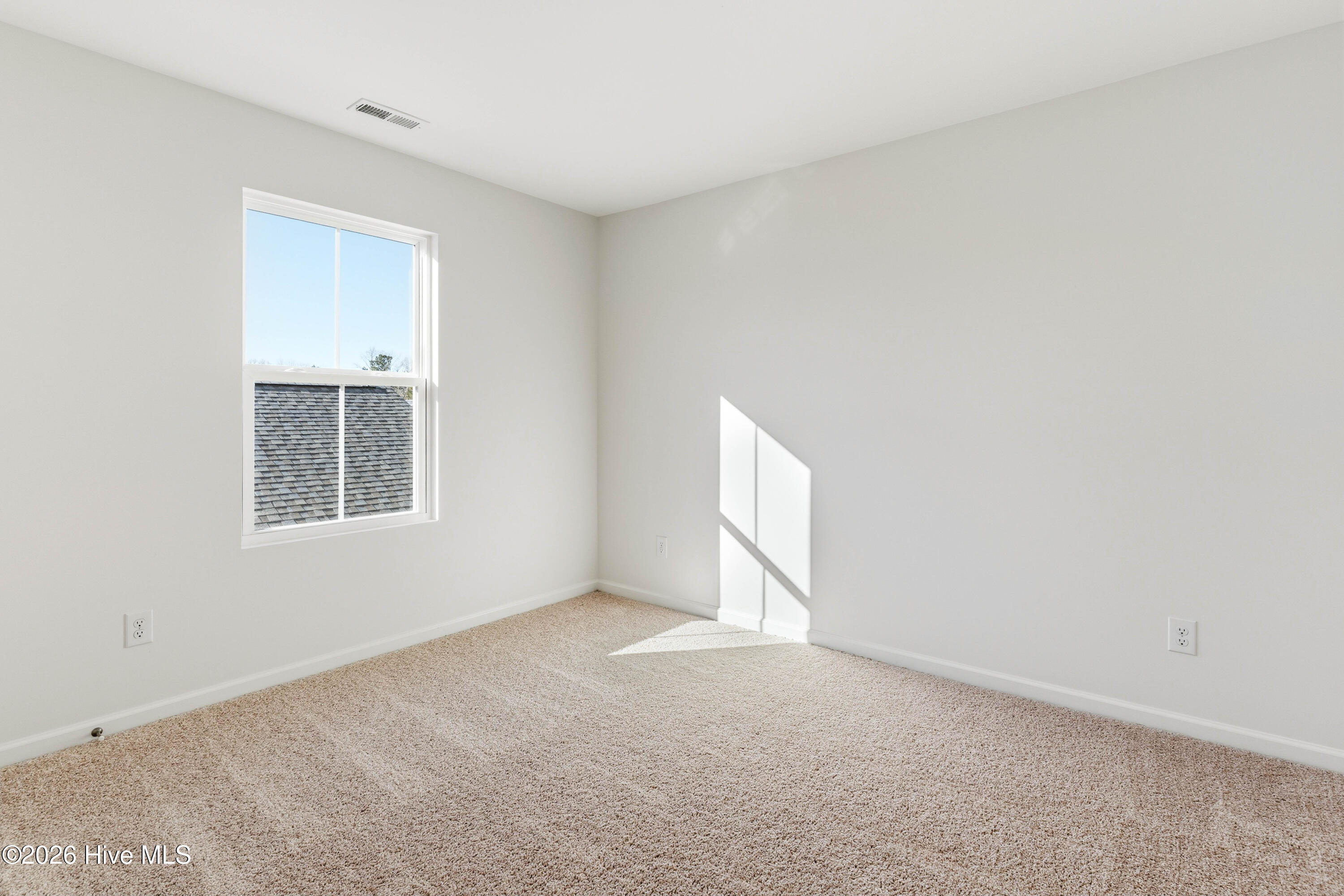 100560243 | Photo 15