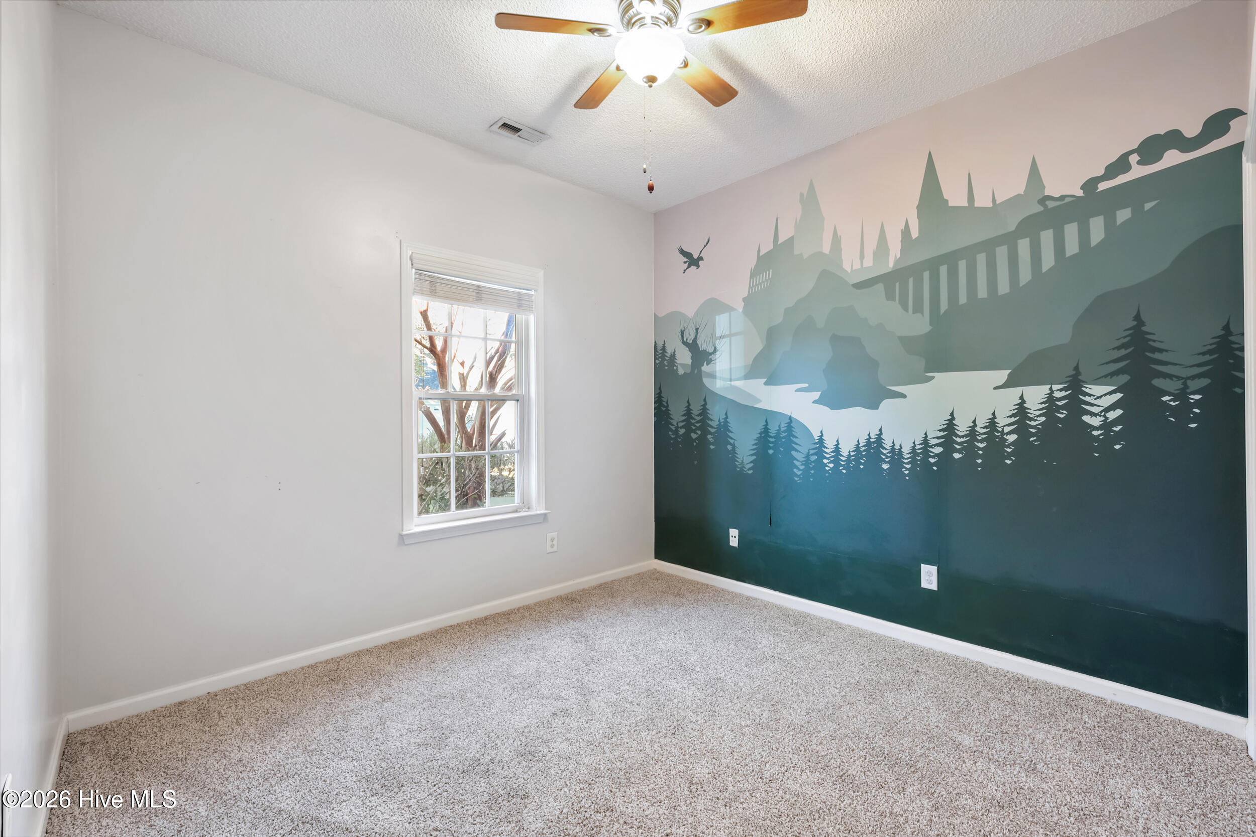 100547129 | Photo 27