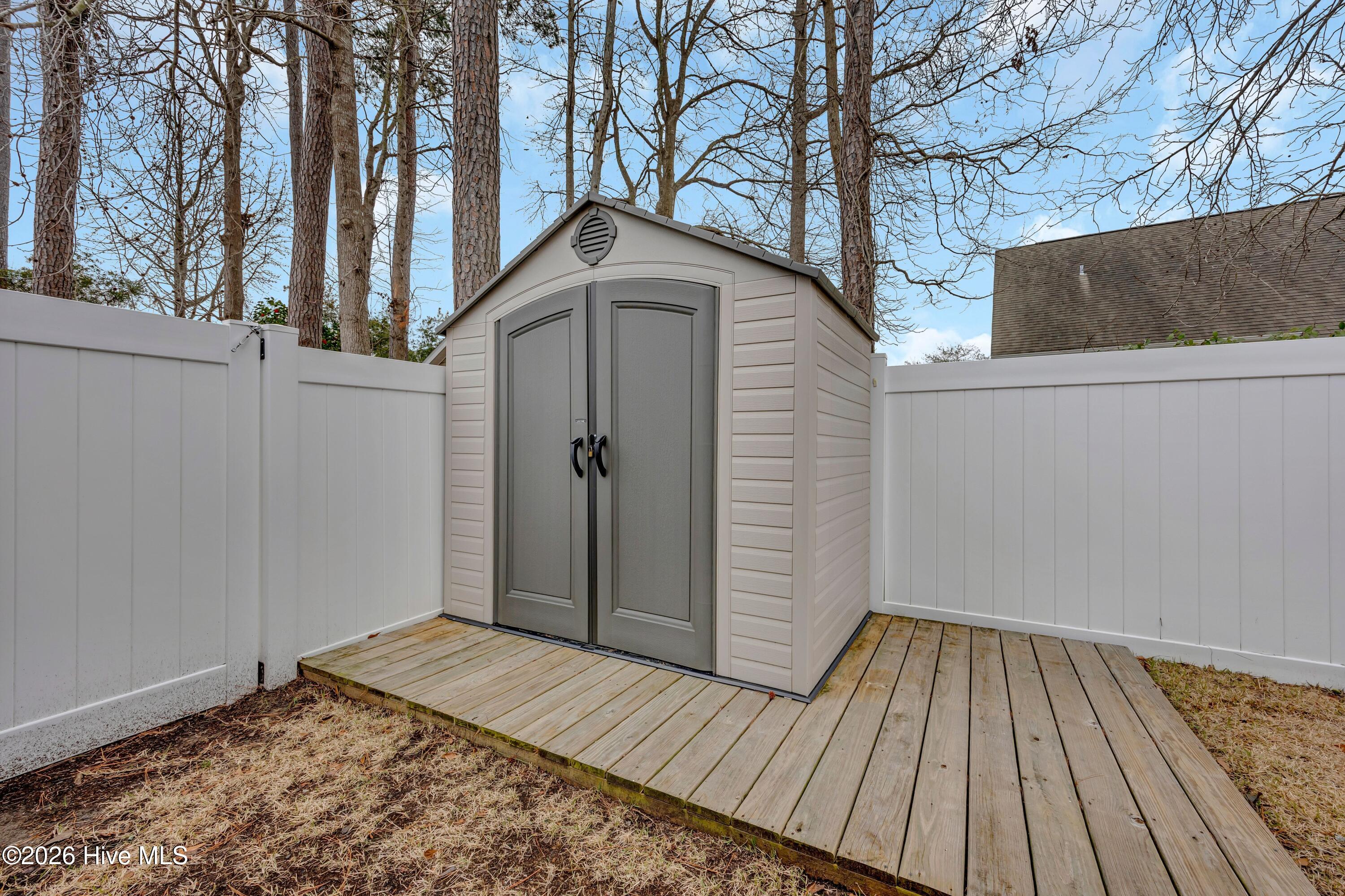 100557746 | Photo 25