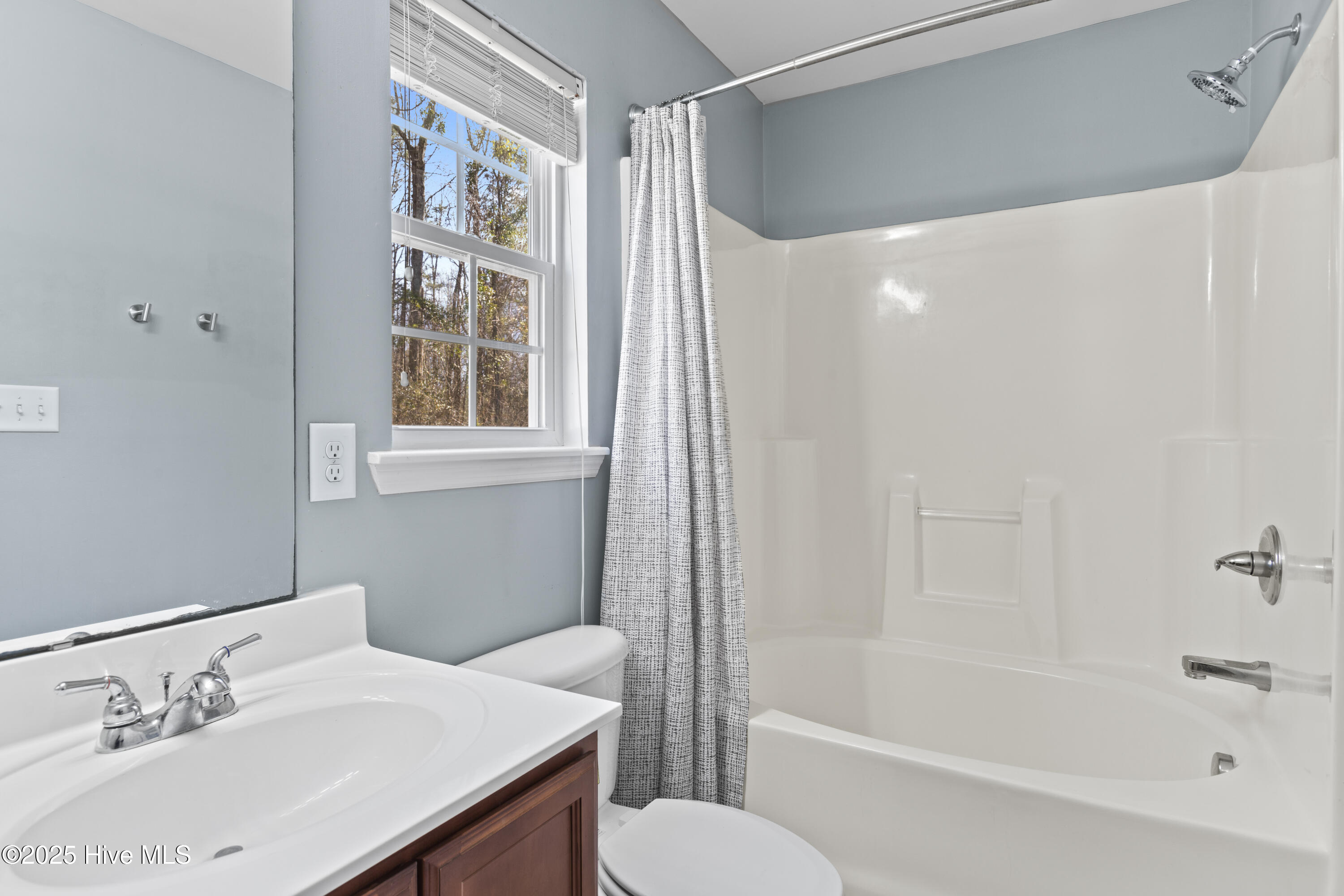 100564218 | Photo 12