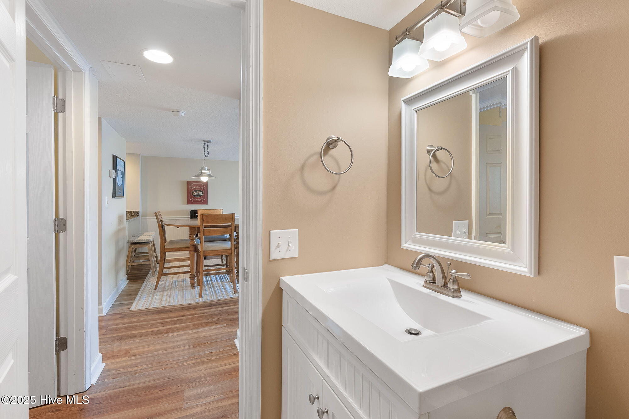 100544283 | Photo 22