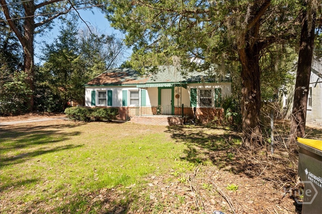 Photo 3 of Single family home for sale at 1702 E 41st Street, Savannah, GA 31404 | MLS# SA364851 | Listing updated on 2026-09-21