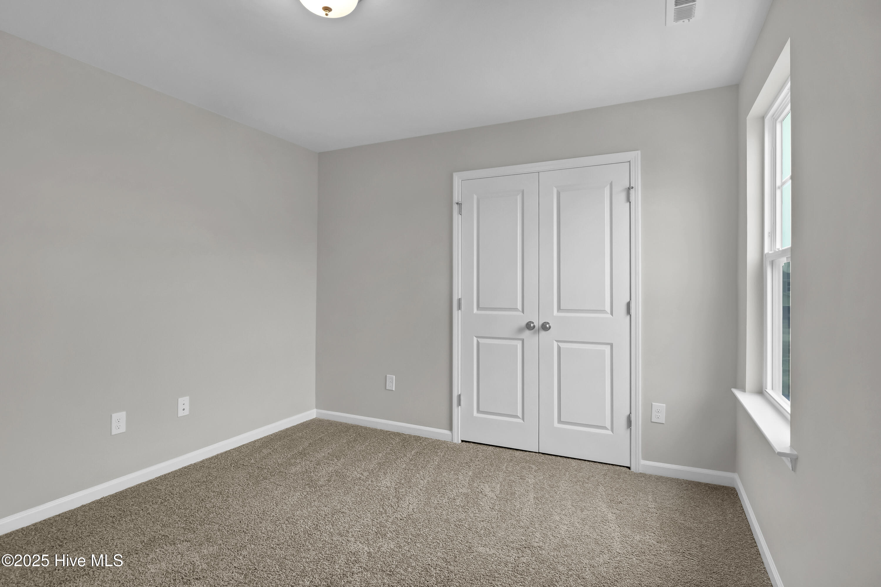 100543348 | Photo 40