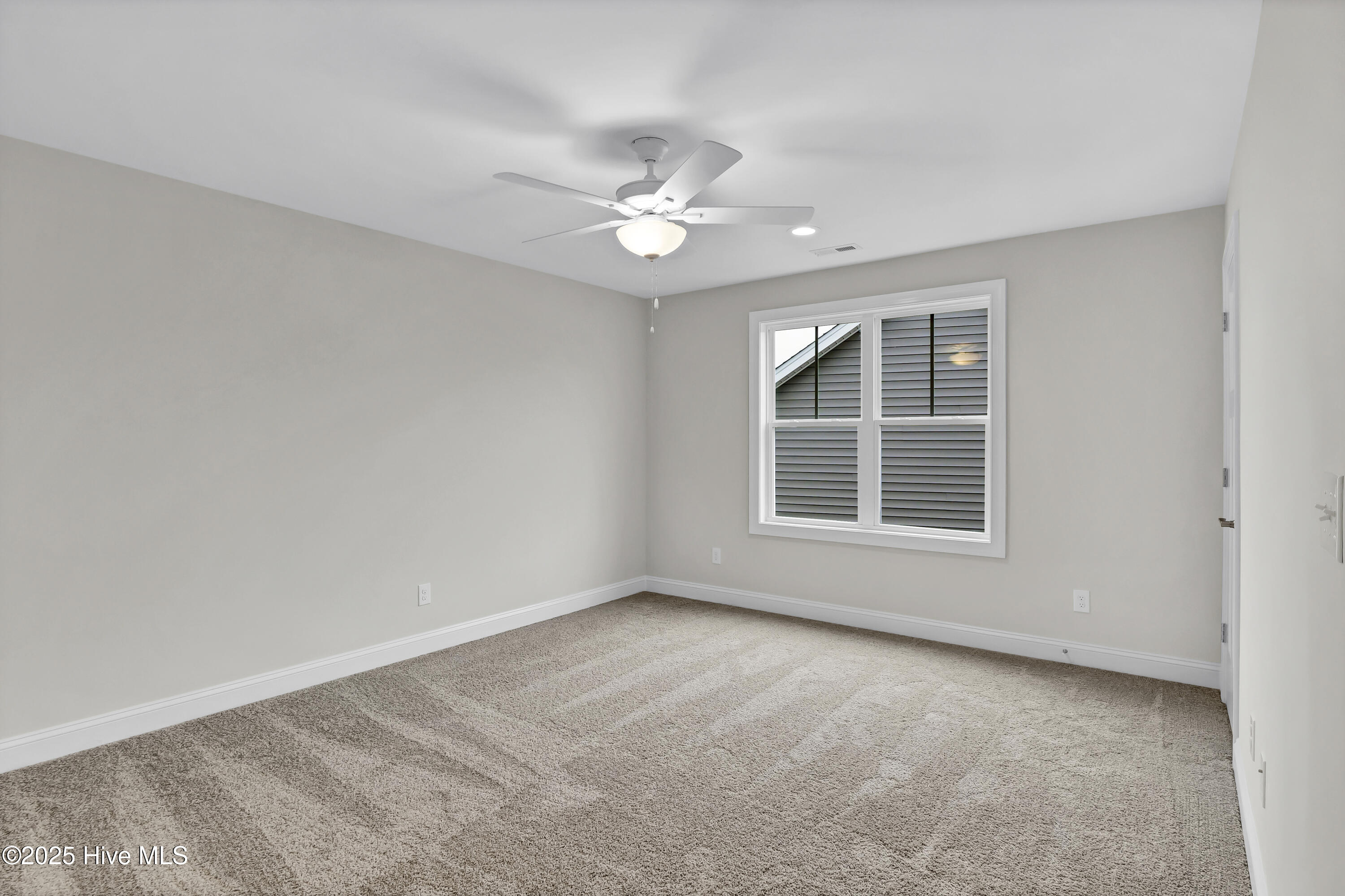 100477317 | Photo 19