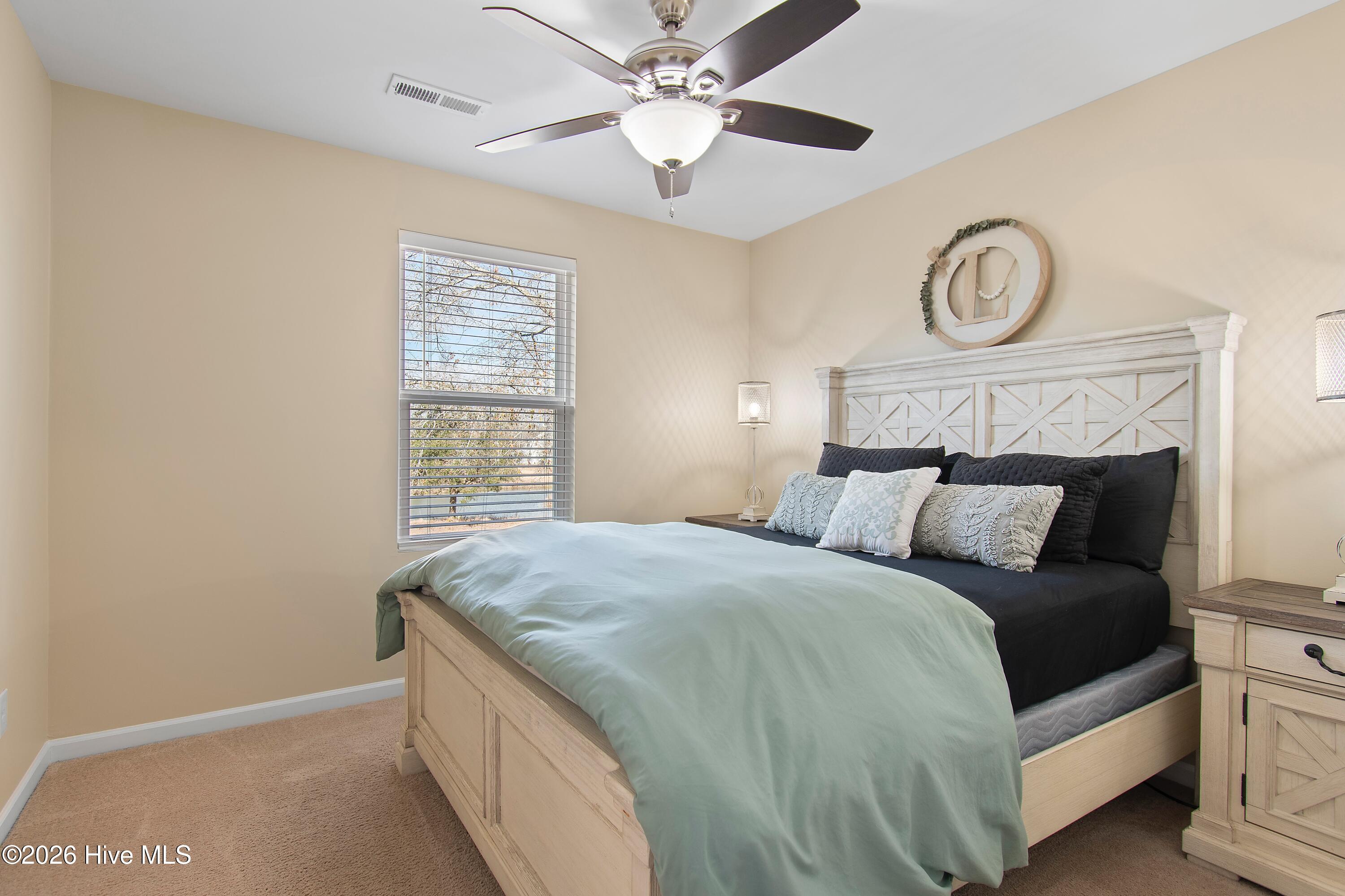 100549782 | Photo 23